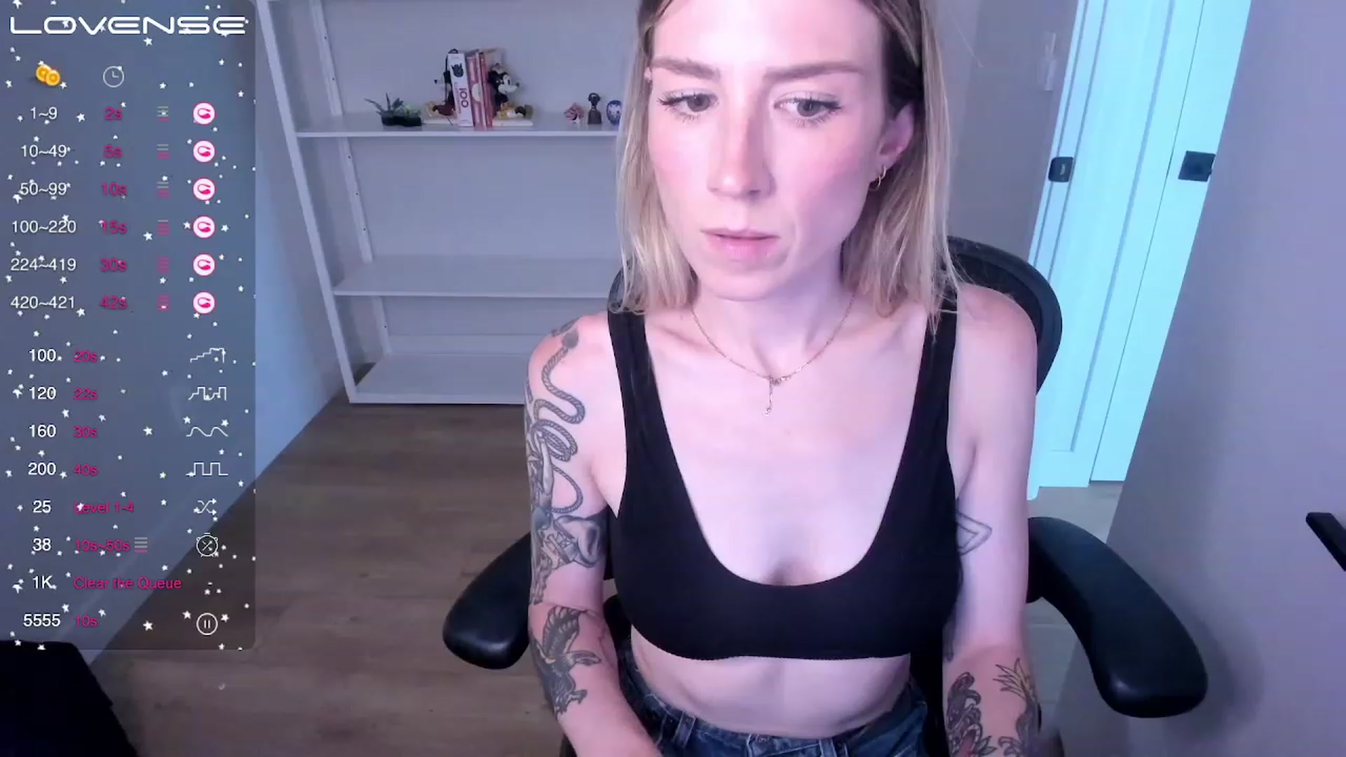 Gallery image thumbnail from stoney_fox's myfreecams stream on, 07/06/2023, 23:06 image 18 of 20