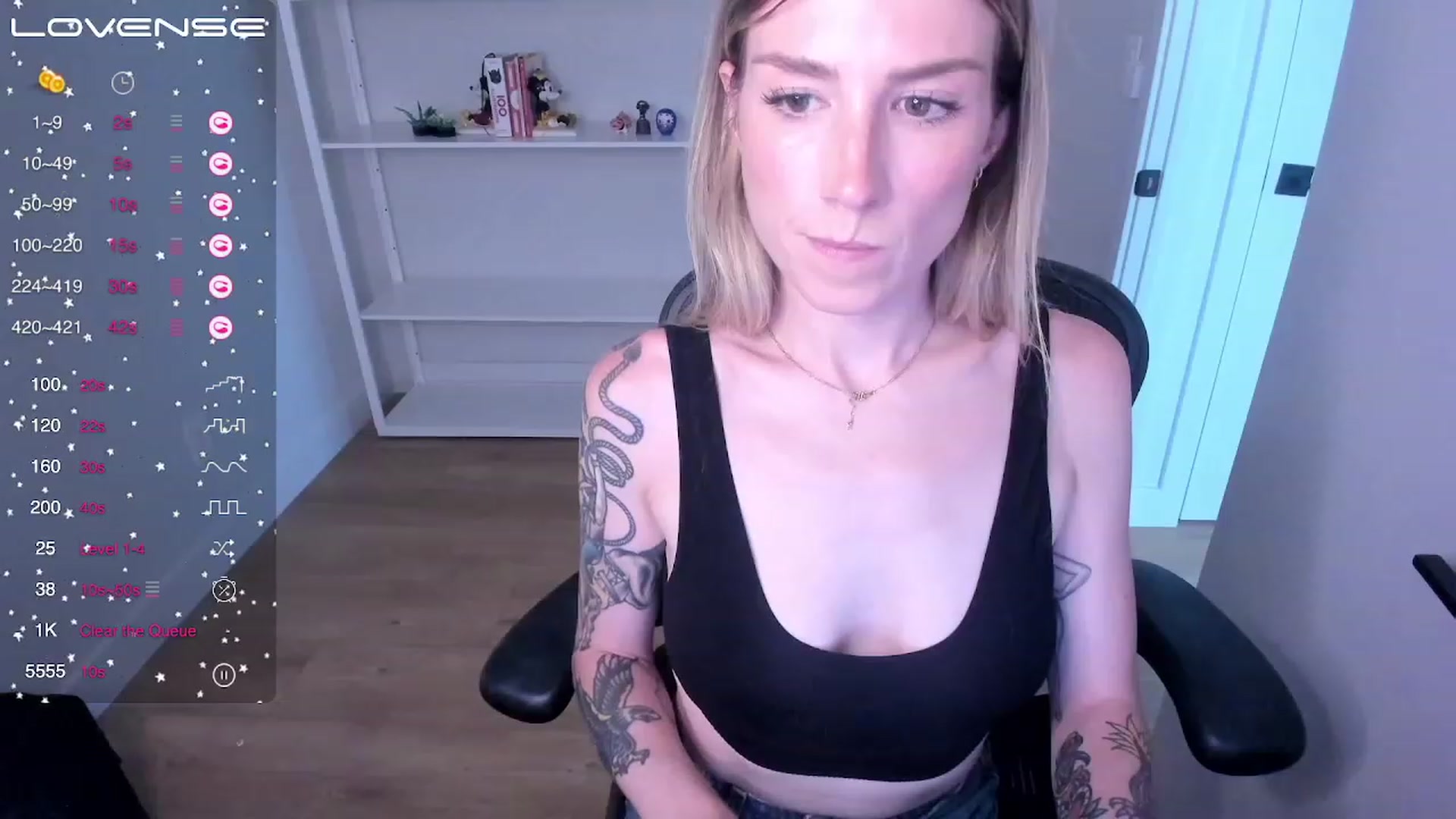 Gallery image thumbnail from stoney_fox's myfreecams stream on, 07/06/2023, 23:06 image 19 of 20