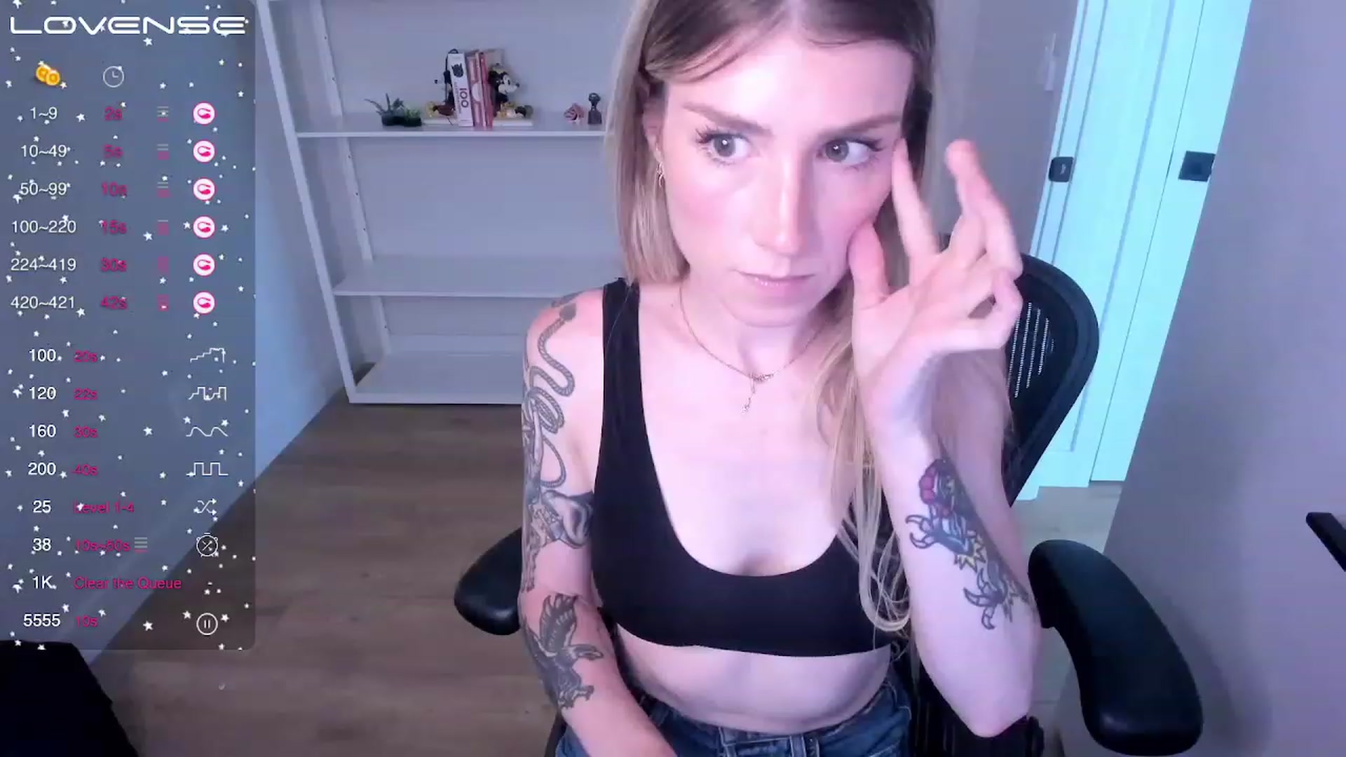 Gallery image thumbnail from stoney_fox's myfreecams stream on, 07/06/2023, 23:06 image 17 of 20