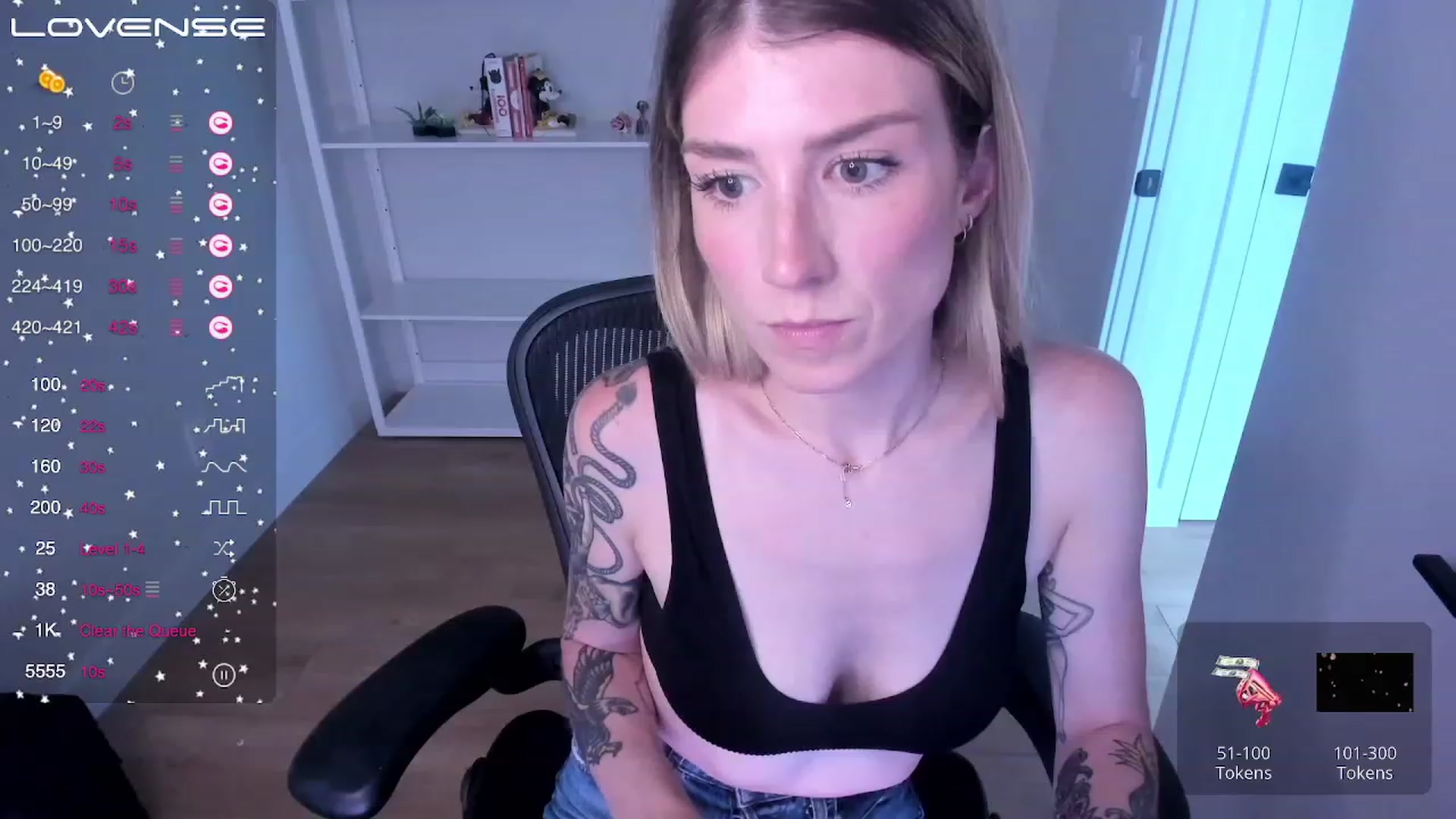 Gallery image thumbnail from stoney_fox's myfreecams stream on, 07/06/2023, 23:06 image 9 of 20