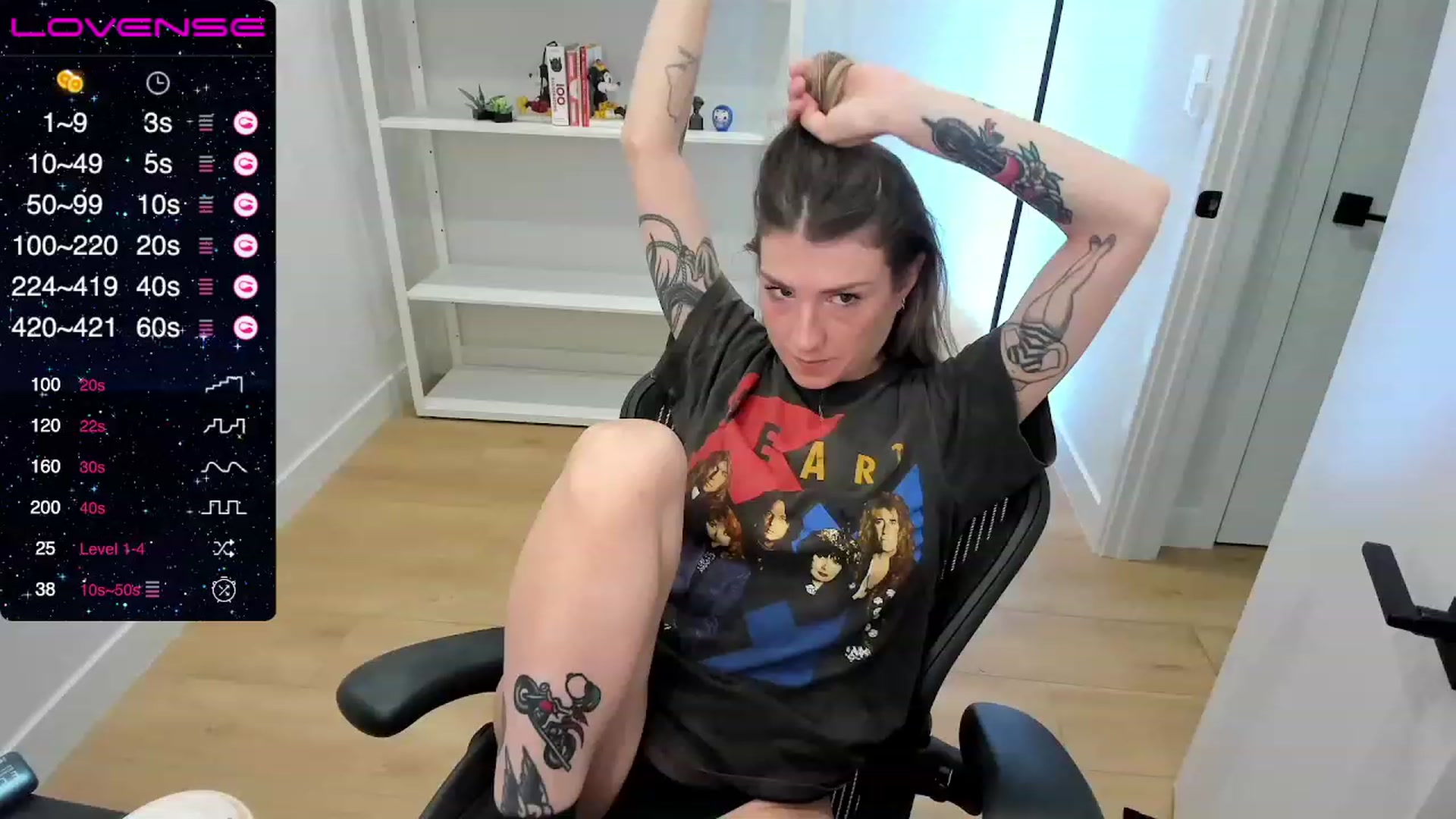 Gallery image thumbnail from stoney_fox's myfreecams stream on, 08/03/2023, 16:13 image 13 of 20