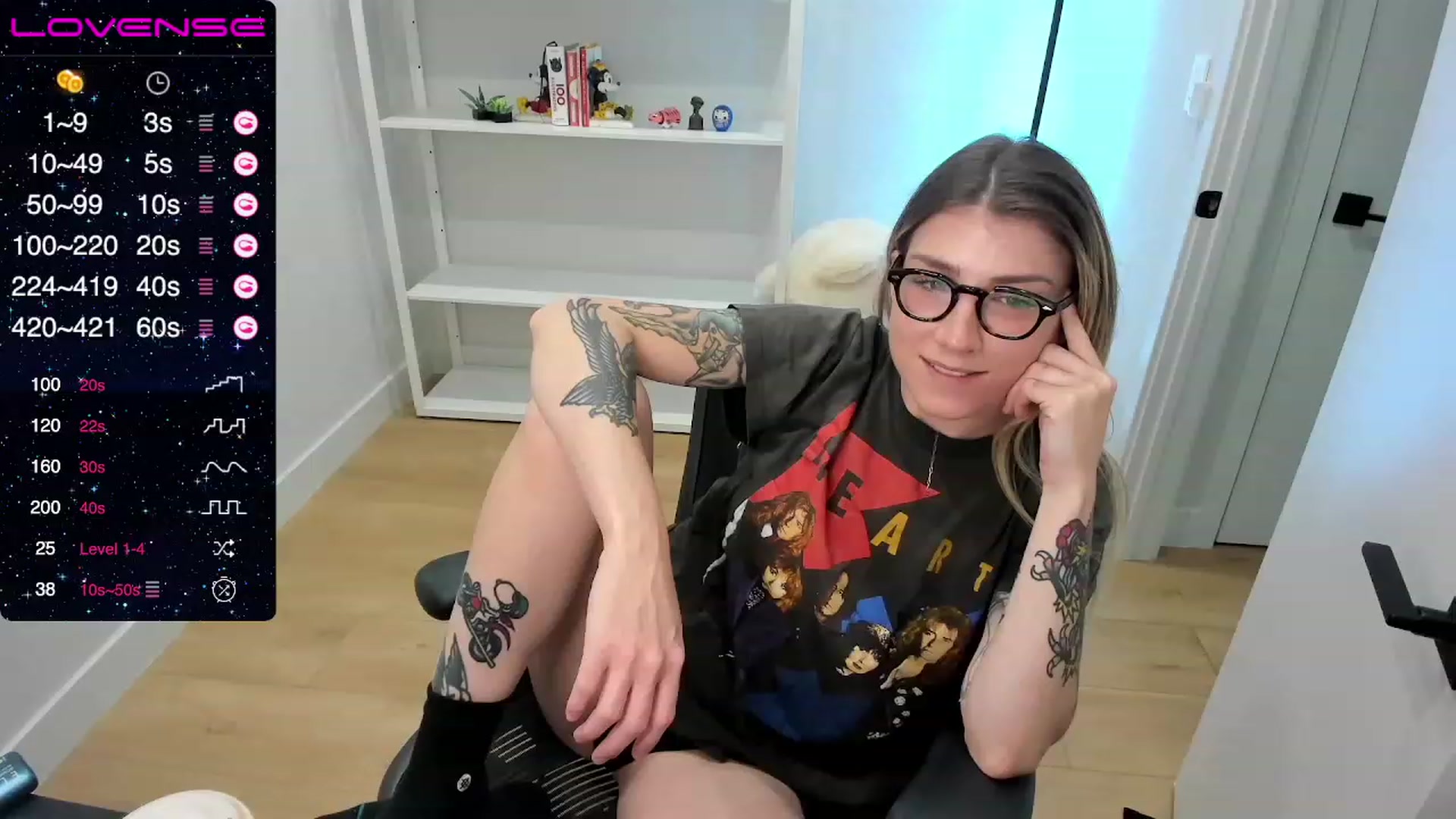 Gallery image thumbnail from stoney_fox's myfreecams stream on, 08/03/2023, 16:13 image 9 of 20