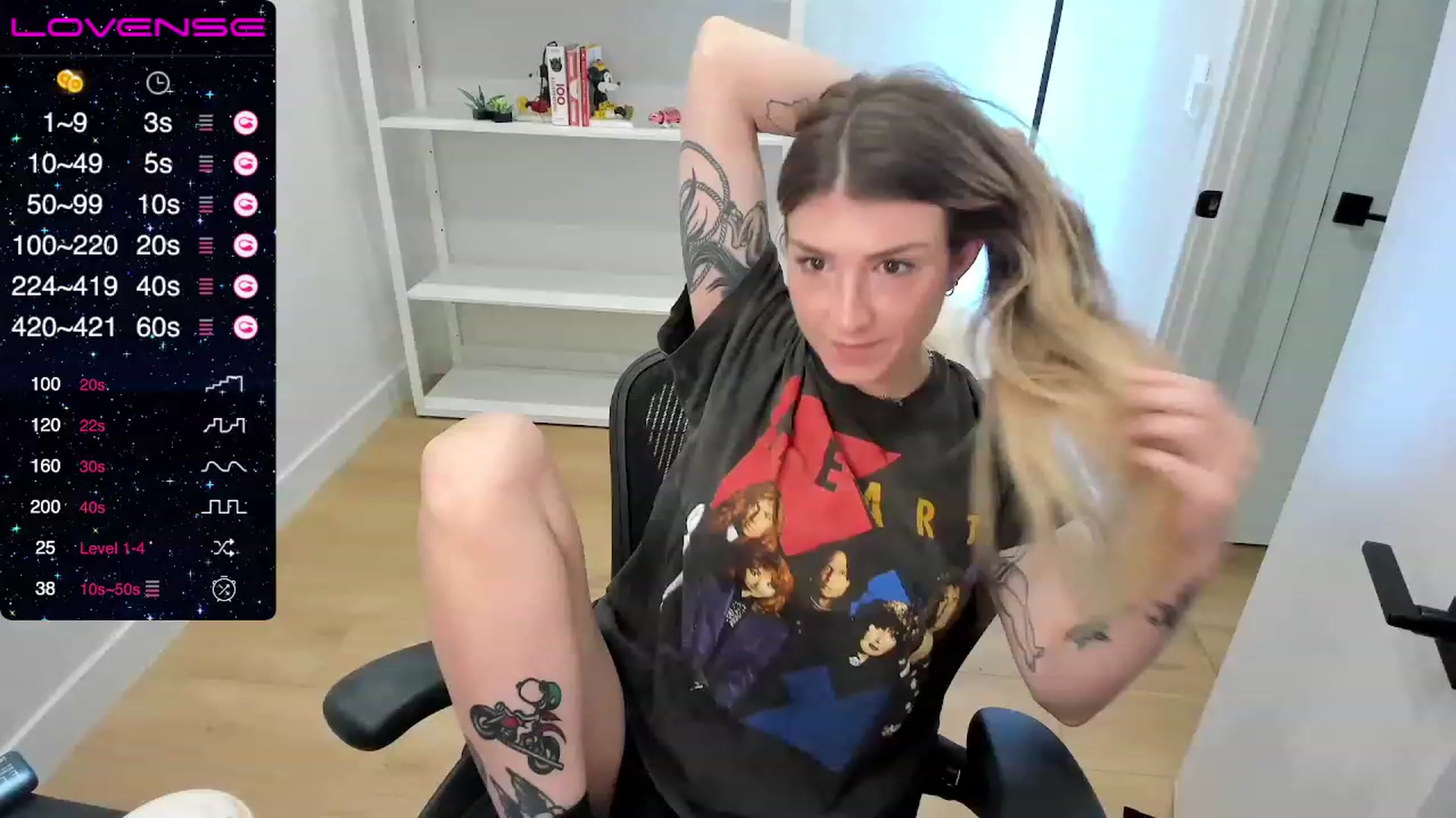 Gallery image thumbnail from stoney_fox's myfreecams stream on, 08/03/2023, 16:13 image 19 of 20