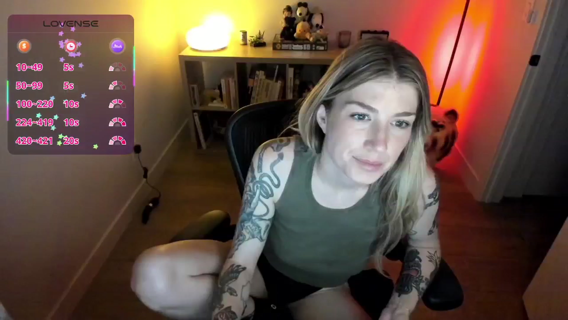 Gallery image thumbnail from stoney_fox's myfreecams stream on, 09/21/2025, 07:27 image 12 of 20