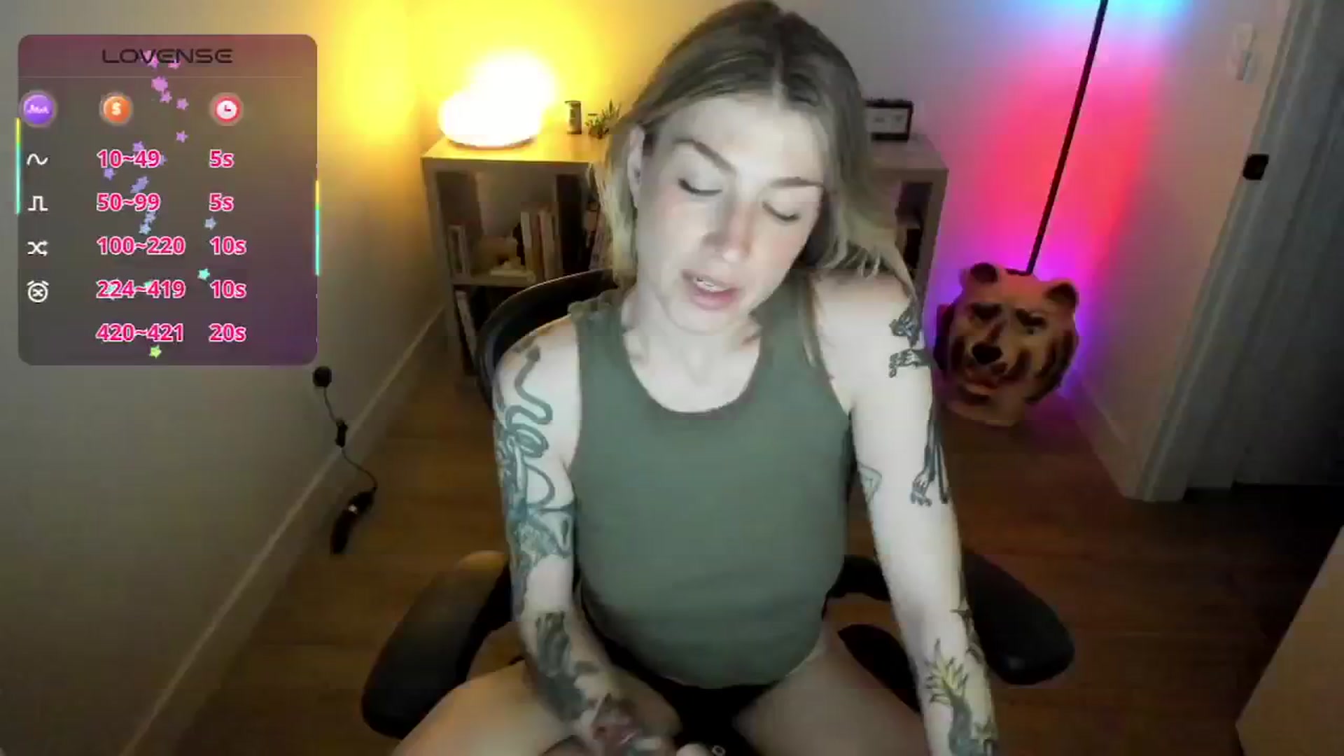 Gallery image thumbnail from stoney_fox's myfreecams stream on, 09/21/2025, 07:27 image 5 of 20