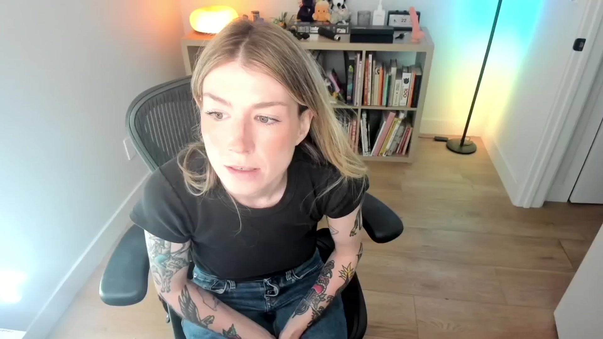 Gallery image thumbnail from stoney_fox's myfreecams stream on, 09/29/2025, 22:02 image 18 of 20