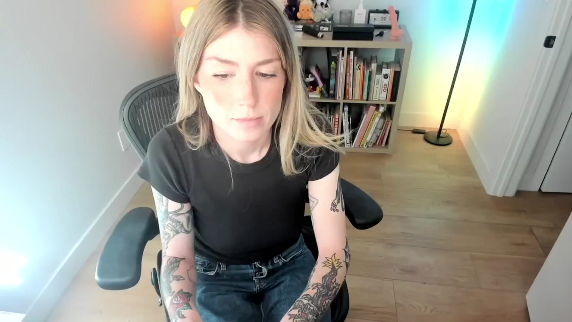 Gallery image thumbnail from stoney_fox's myfreecams stream on, 09/29/2025, 22:02 image 19 of 20