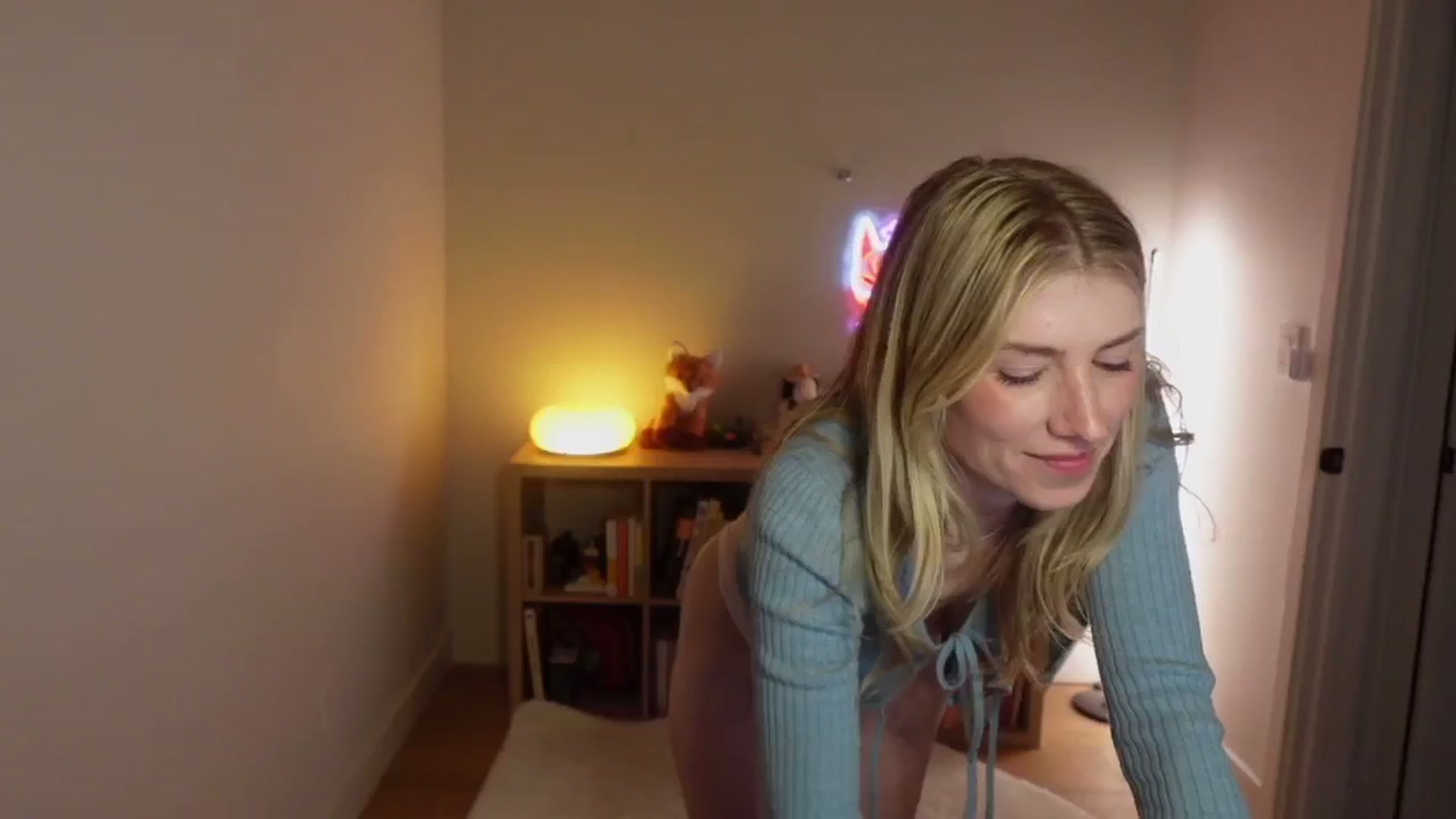 Gallery image thumbnail from stoney_fox's myfreecams stream on, 10/24/2025, 03:22 image 18 of 20