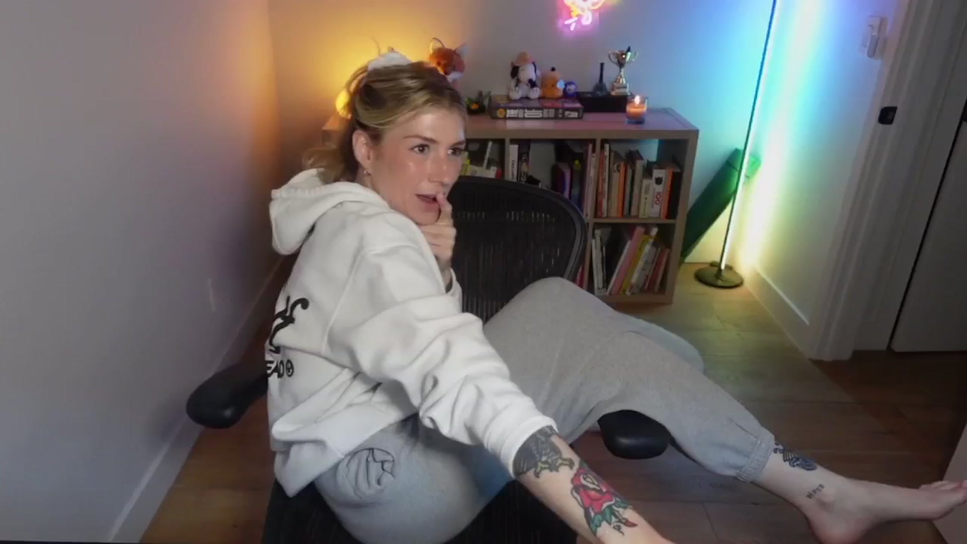 Gallery image thumbnail from stoney_fox's myfreecams stream on, 10/24/2025, 03:22 image 7 of 20