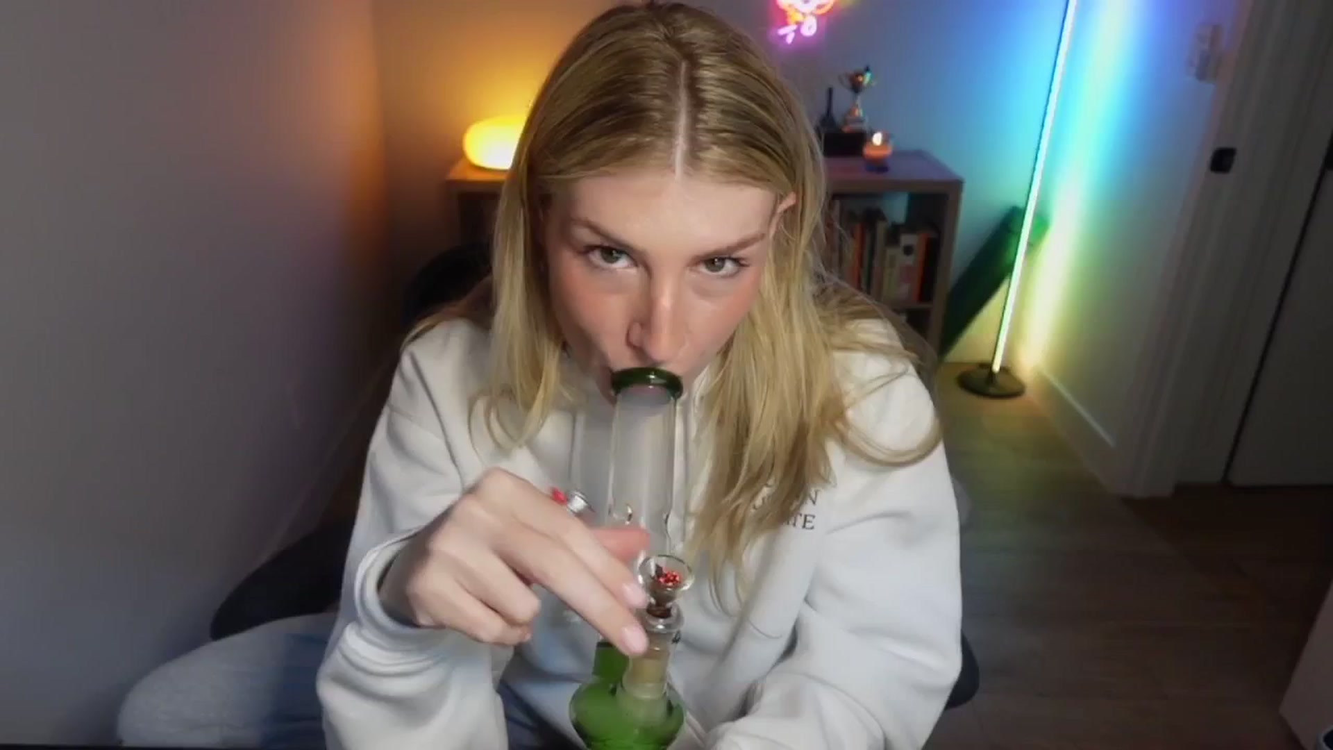 Gallery image thumbnail from stoney_fox's myfreecams stream on, 10/24/2025, 03:22 image 6 of 20