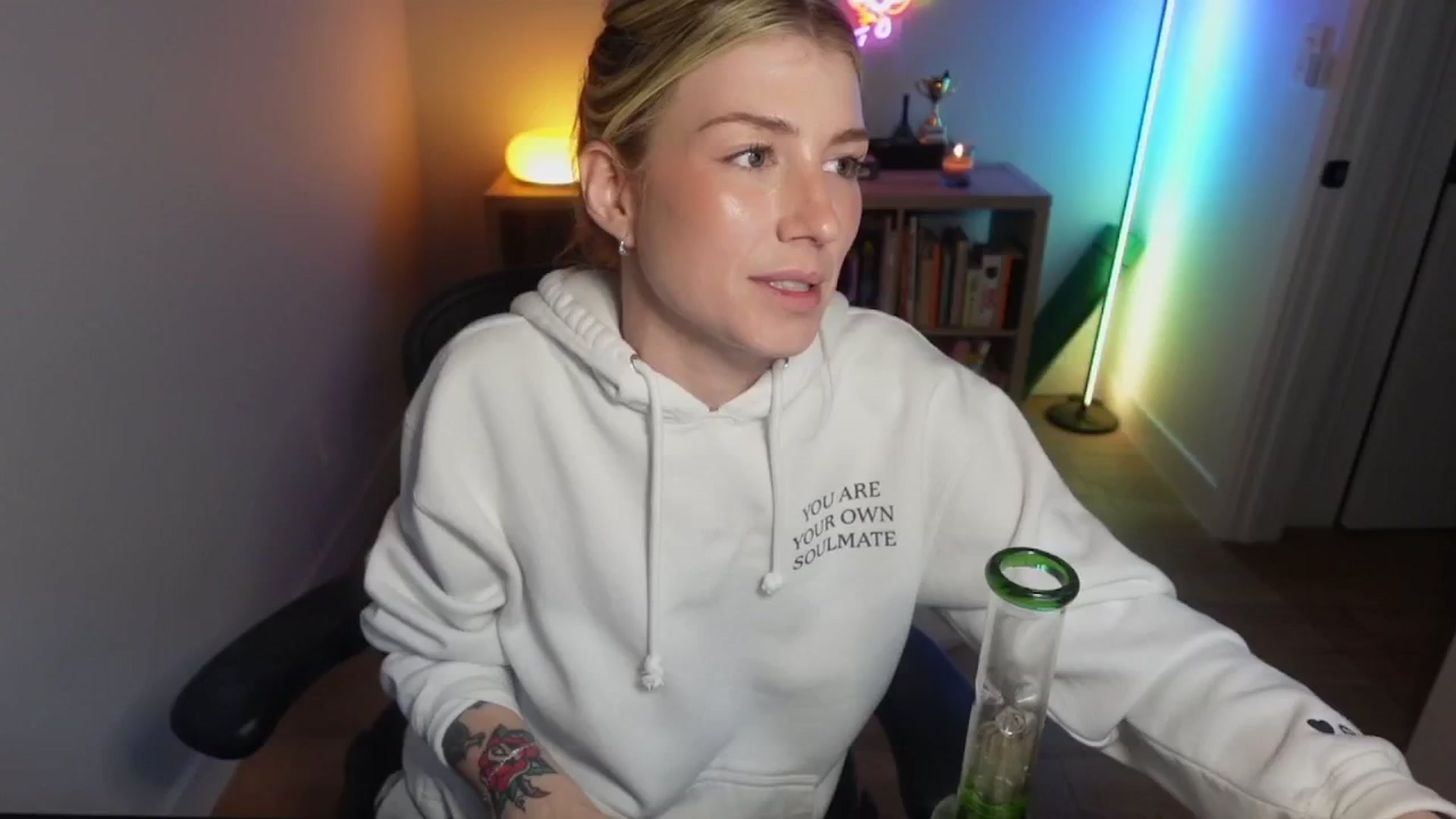 Gallery image thumbnail from stoney_fox's myfreecams stream on, 10/24/2025, 03:22 image 8 of 20