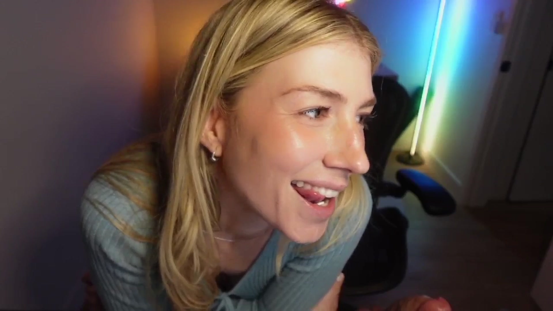 Gallery image thumbnail from stoney_fox's myfreecams stream on, 10/24/2025, 04:06 image 9 of 20