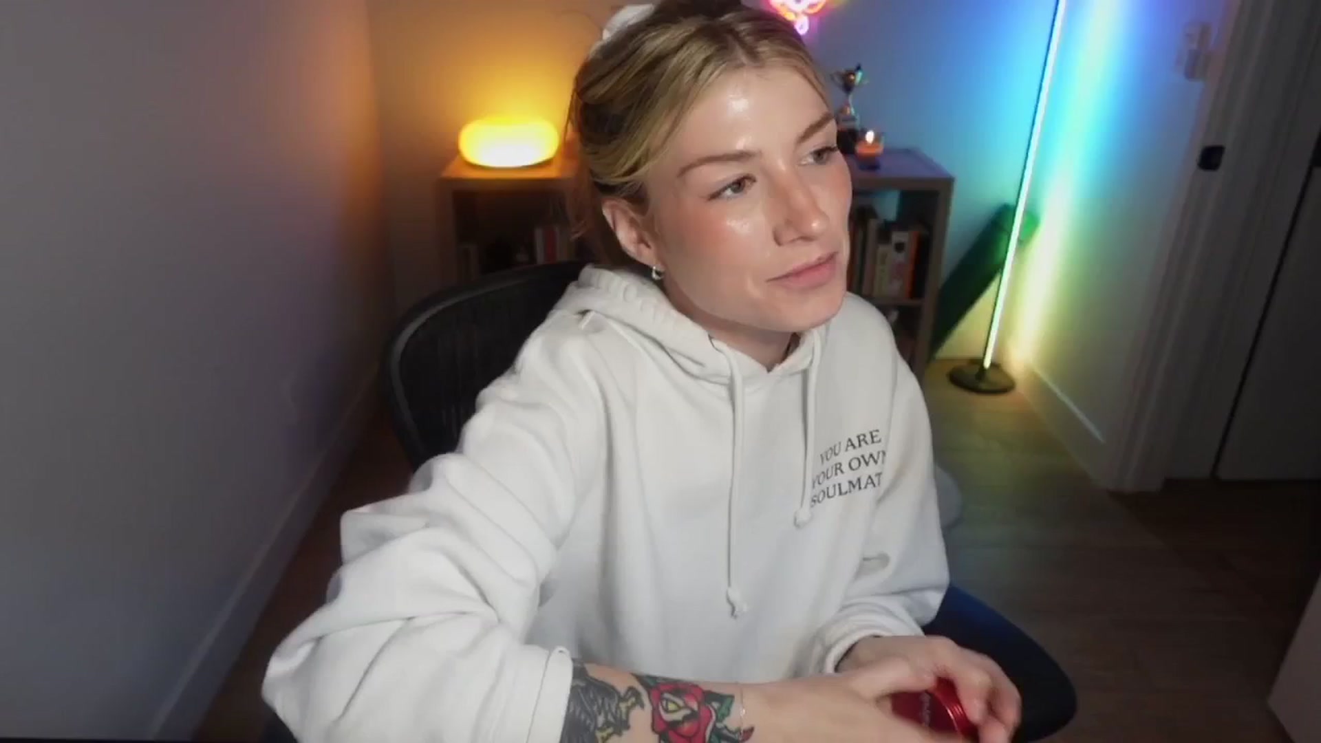 Gallery image thumbnail from stoney_fox's myfreecams stream on, 10/24/2025, 04:06 image 4 of 20