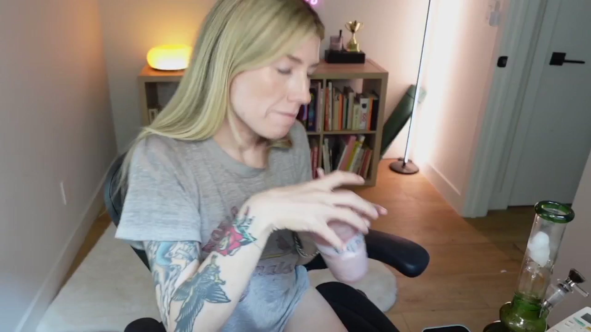 Gallery image thumbnail from stoney_fox's myfreecams stream on, 10/26/2025, 22:42 image 5 of 20