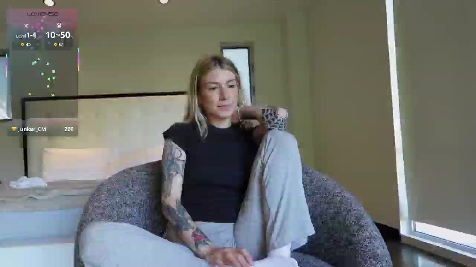 Gallery image thumbnail from stoney_fox's myfreecams stream on, 10/30/2025, 22:18 image 4 of 20