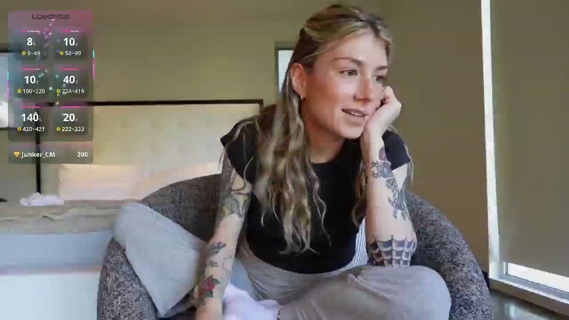 Gallery image thumbnail from stoney_fox's myfreecams stream on, 10/30/2025, 22:18 image 10 of 20