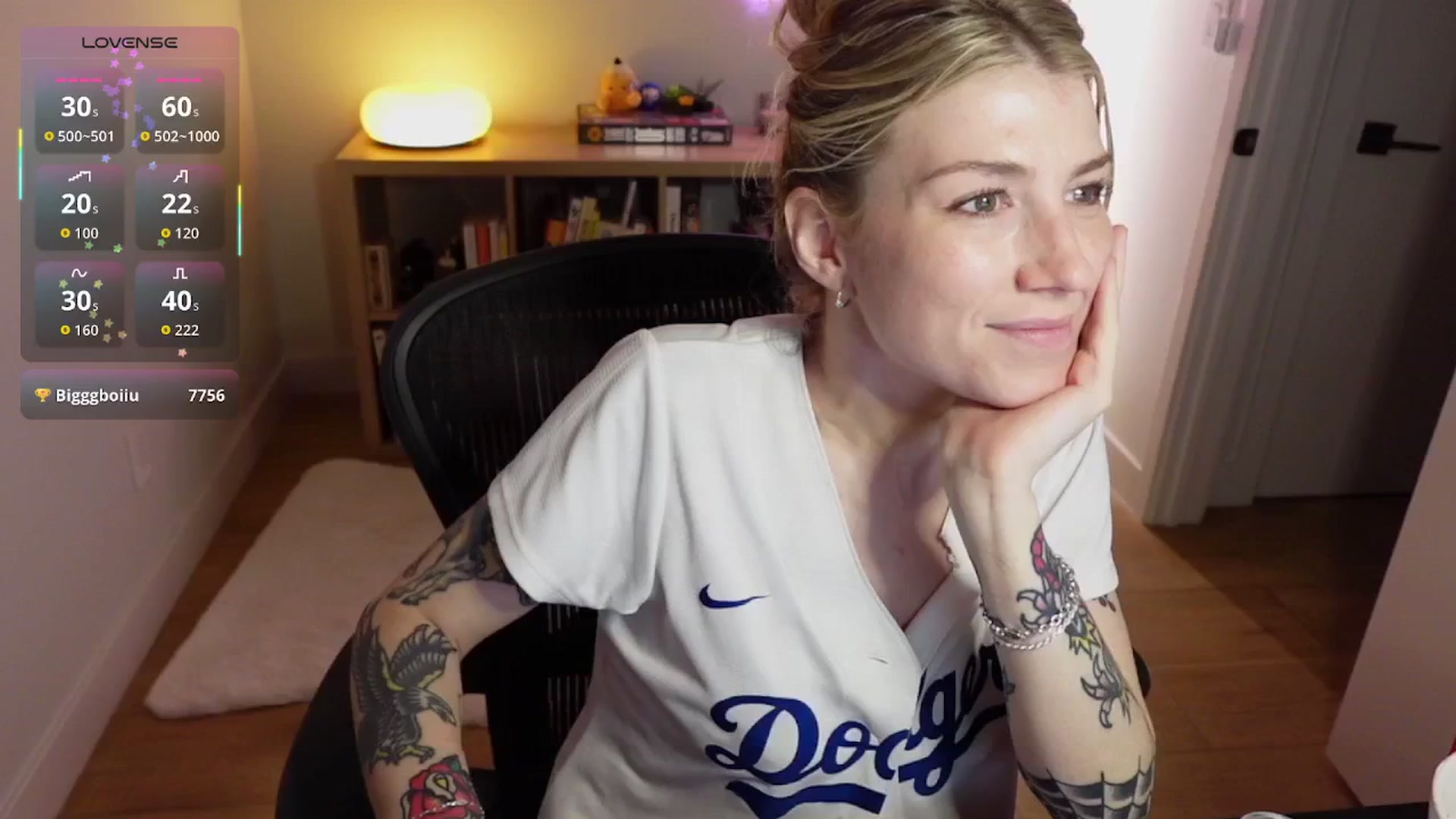 Gallery image thumbnail from stoney_fox's myfreecams stream on, 11/02/2025, 05:10 image 9 of 20