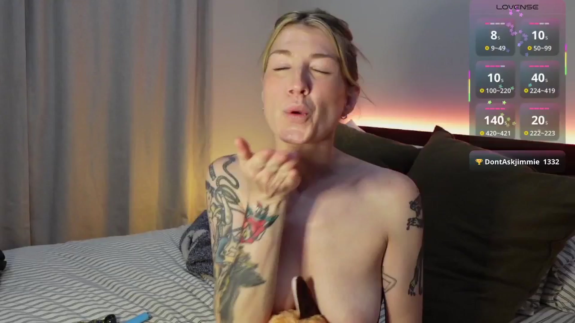 Gallery image thumbnail from stoney_fox's myfreecams stream on, 11/03/2025, 03:51 image 18 of 20