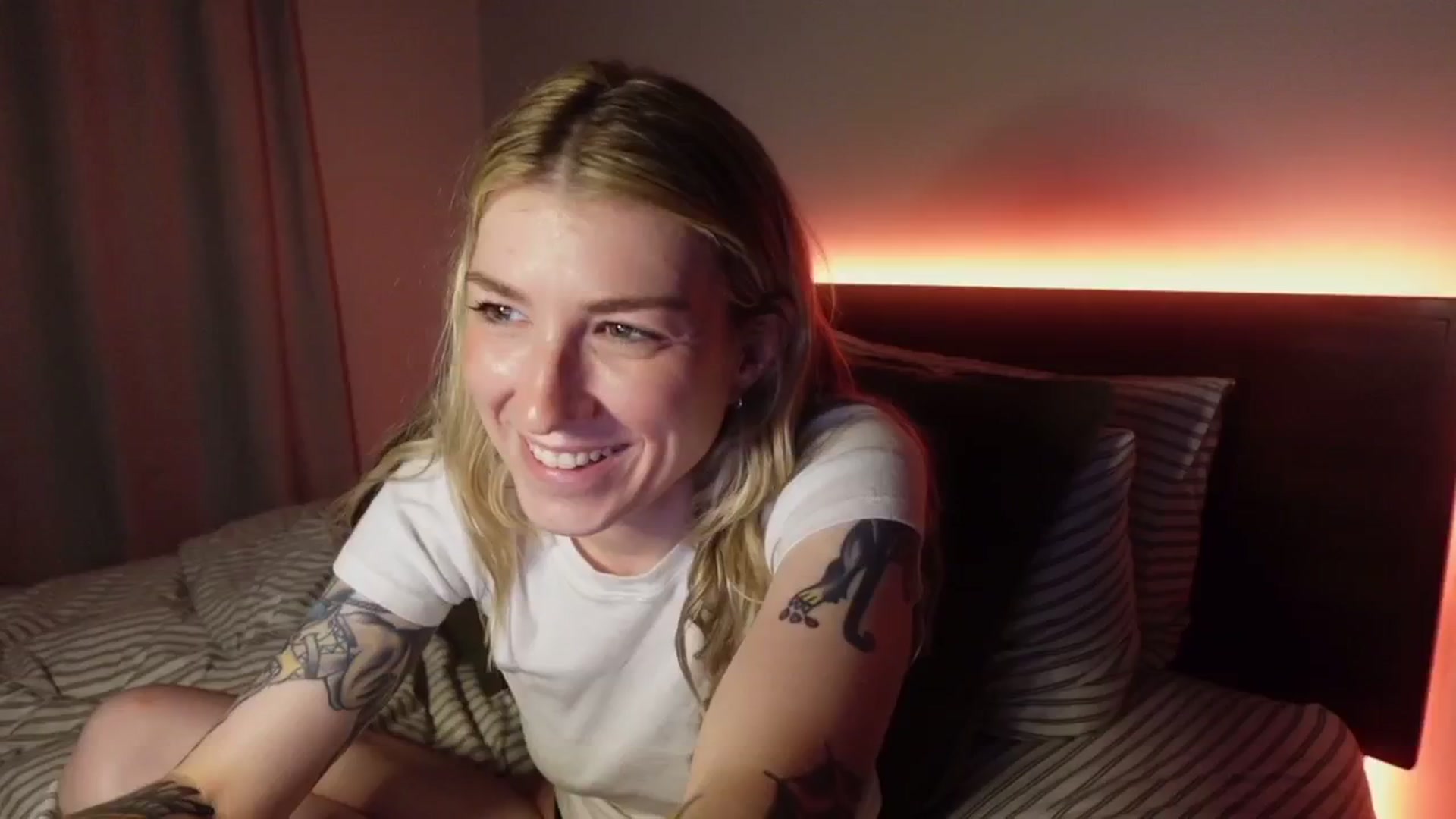 Gallery image thumbnail from stoney_fox's myfreecams stream on, 11/05/2025, 07:29 image 15 of 20