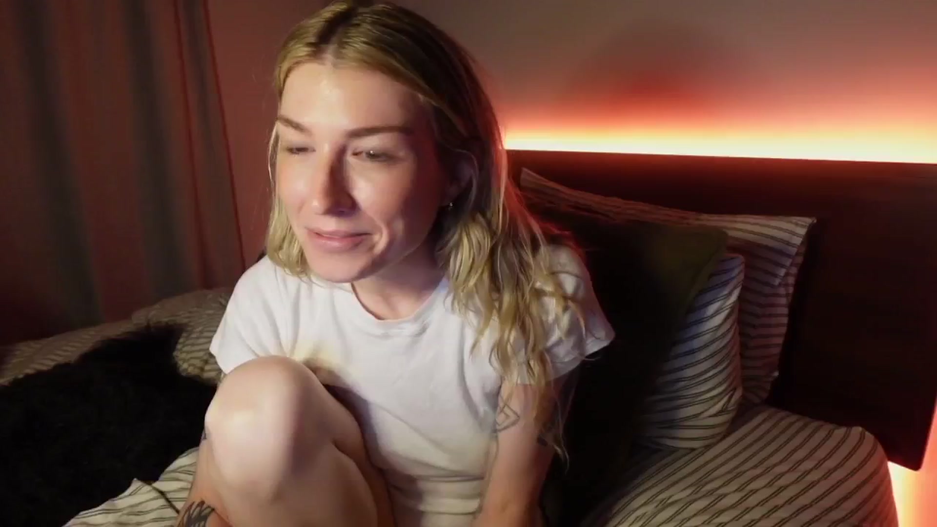 Gallery image thumbnail from stoney_fox's myfreecams stream on, 11/05/2025, 07:29 image 8 of 20