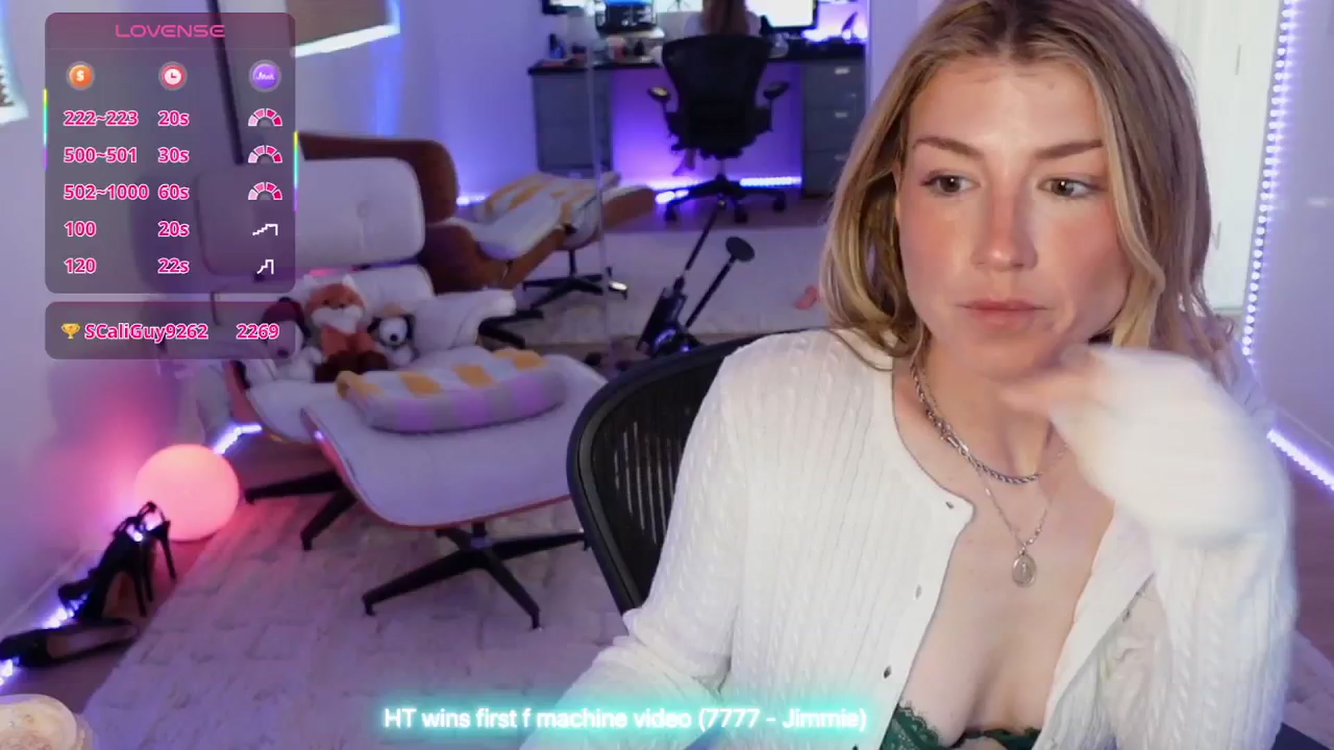 Gallery image thumbnail from stoney_fox's myfreecams stream on, 11/19/2025, 24:18 image 9 of 20