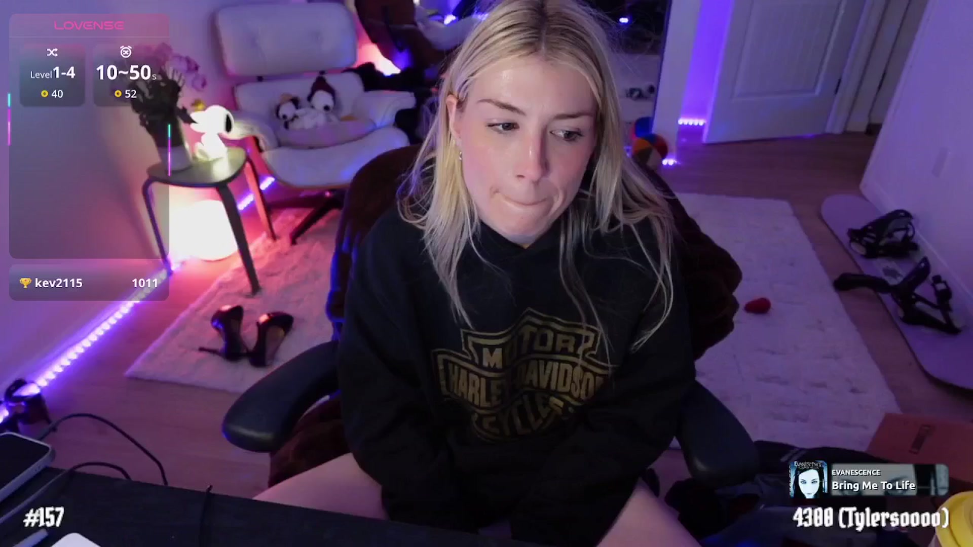 Gallery image thumbnail from stoney_fox's myfreecams stream on, 01/17/2026, 03:07 image 17 of 20