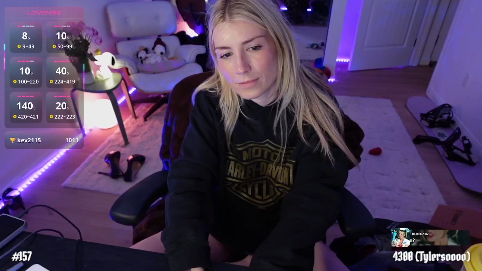 Gallery image thumbnail from stoney_fox's myfreecams stream on, 01/17/2026, 04:45 image 9 of 20