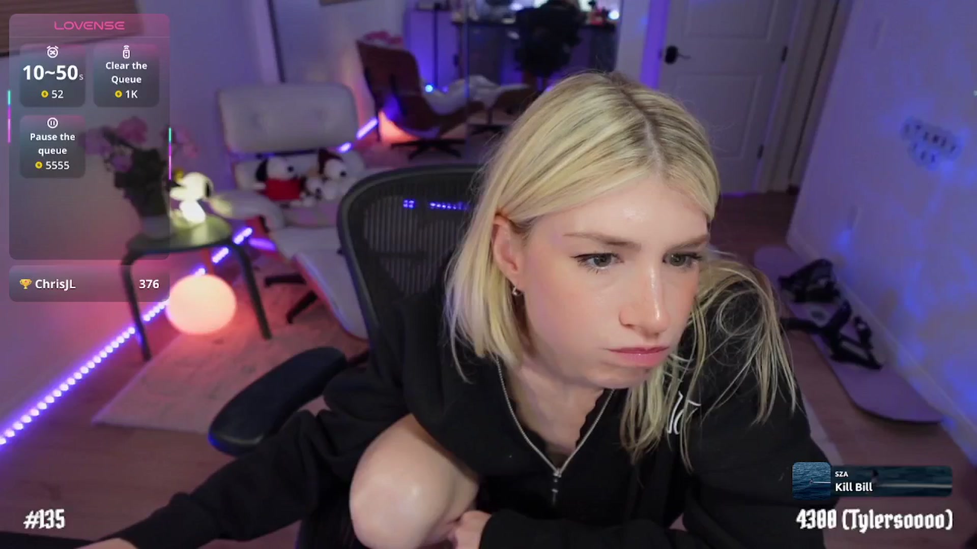Gallery image thumbnail from stoney_fox's myfreecams stream on, 01/18/2026, 04:55 image 13 of 20