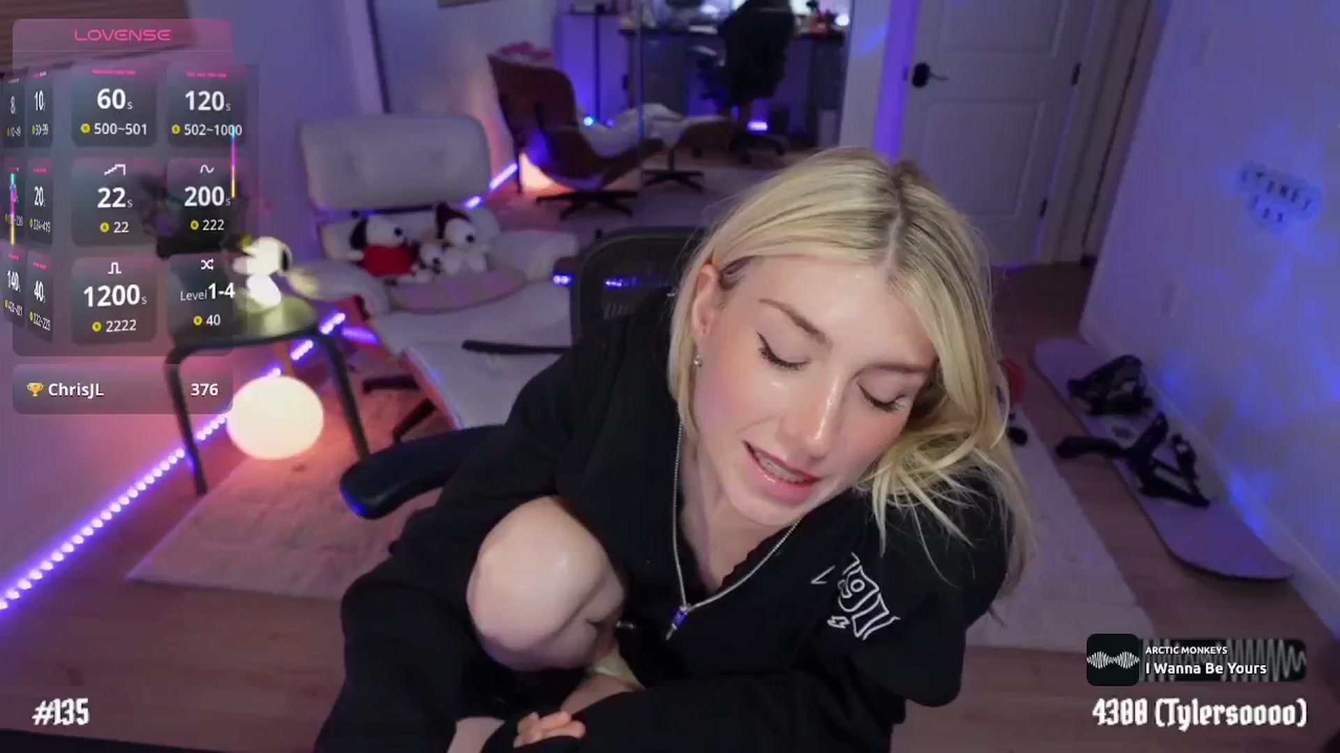 Gallery image thumbnail from stoney_fox's myfreecams stream on, 01/18/2026, 04:55 image 3 of 20