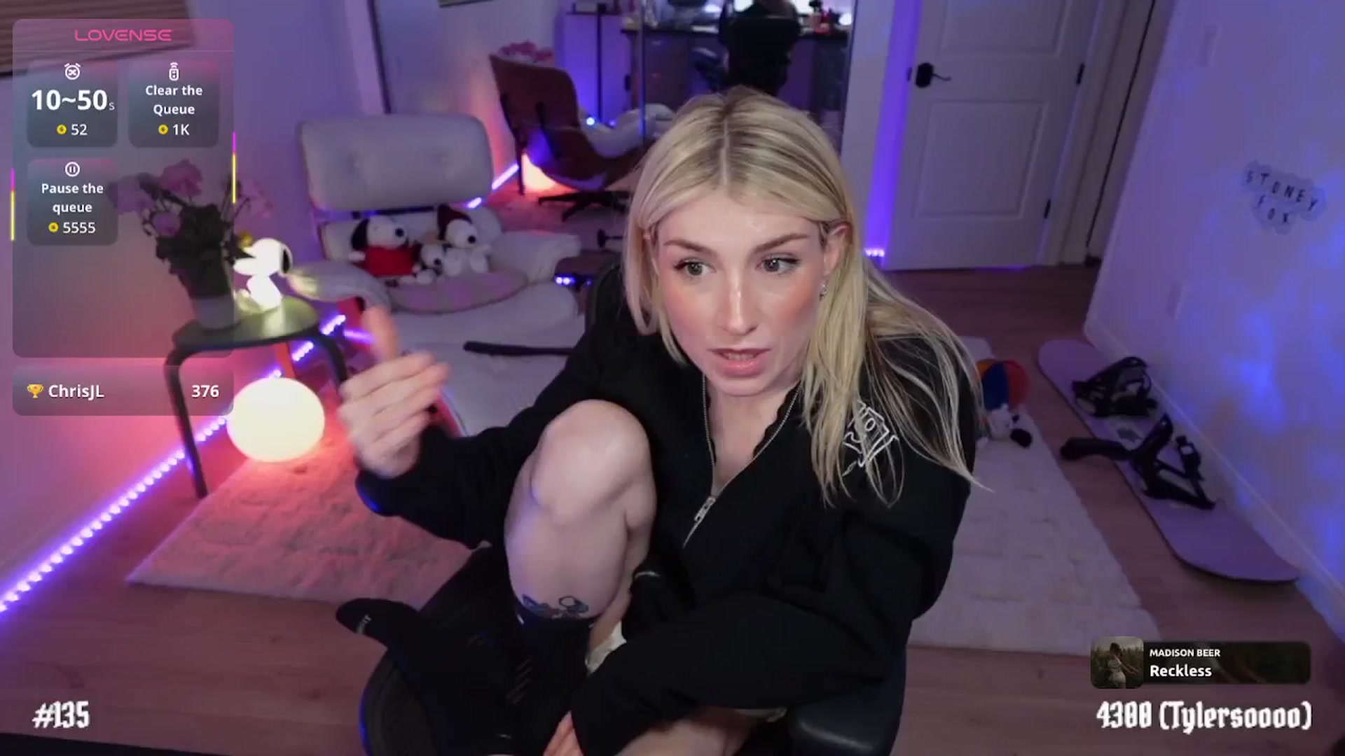 Gallery image thumbnail from stoney_fox's myfreecams stream on, 01/18/2026, 04:55 image 6 of 20