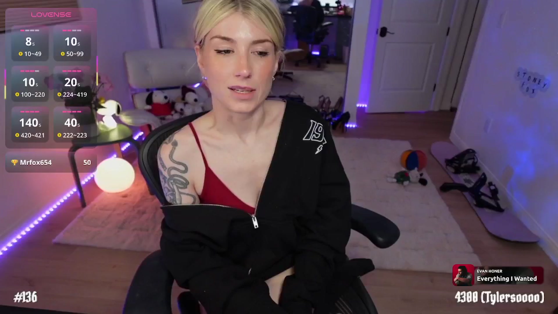 Gallery image thumbnail from stoney_fox's myfreecams stream on, 01/18/2026, 06:16 image 13 of 20