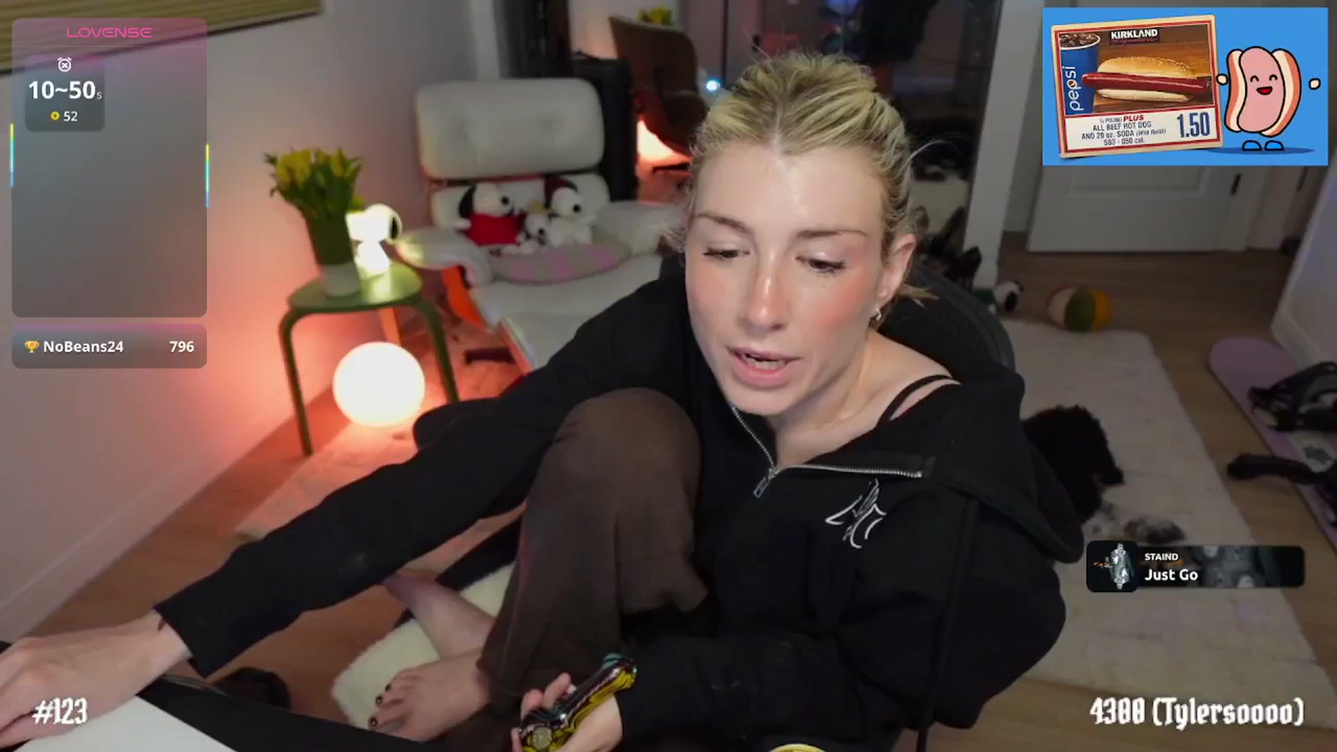 Gallery image thumbnail from stoney_fox's myfreecams stream on, 01/20/2026, 09:56 image 4 of 20