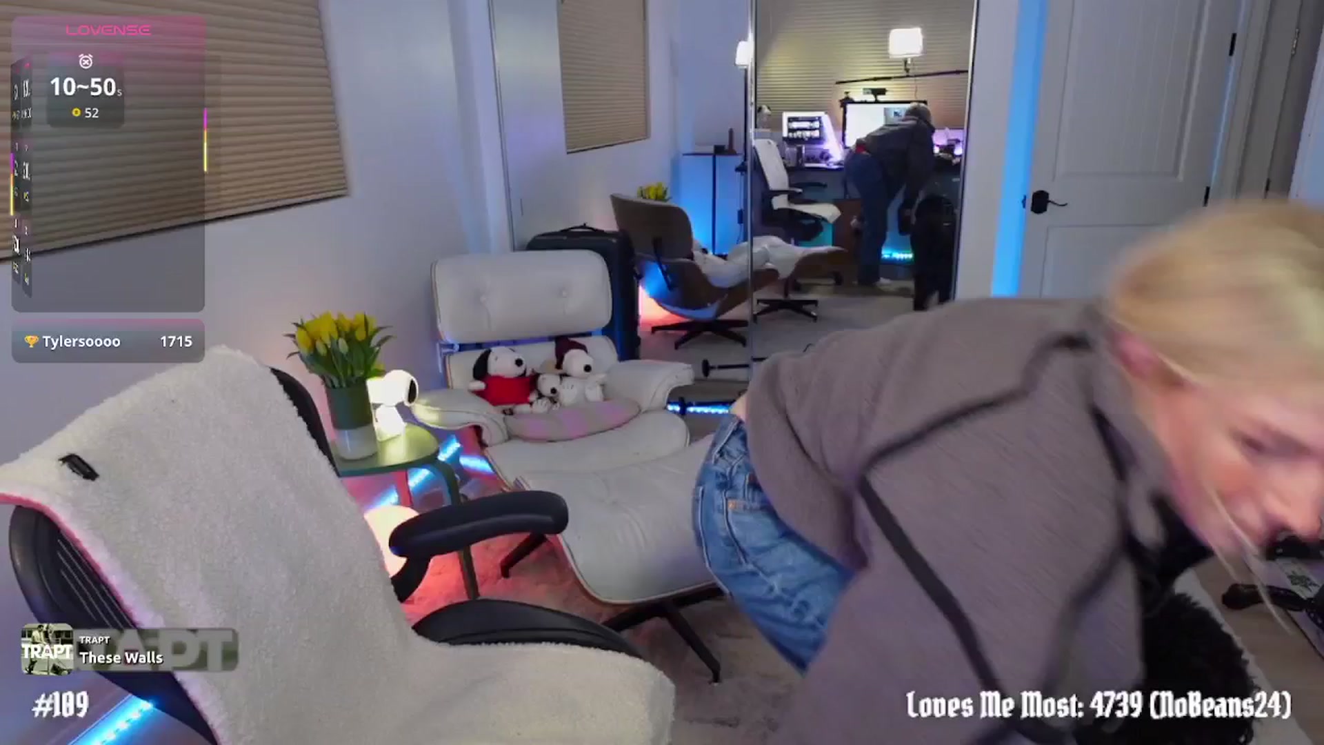 Gallery image thumbnail from stoney_fox's myfreecams stream on, 01/21/2026, 06:25 image 8 of 20