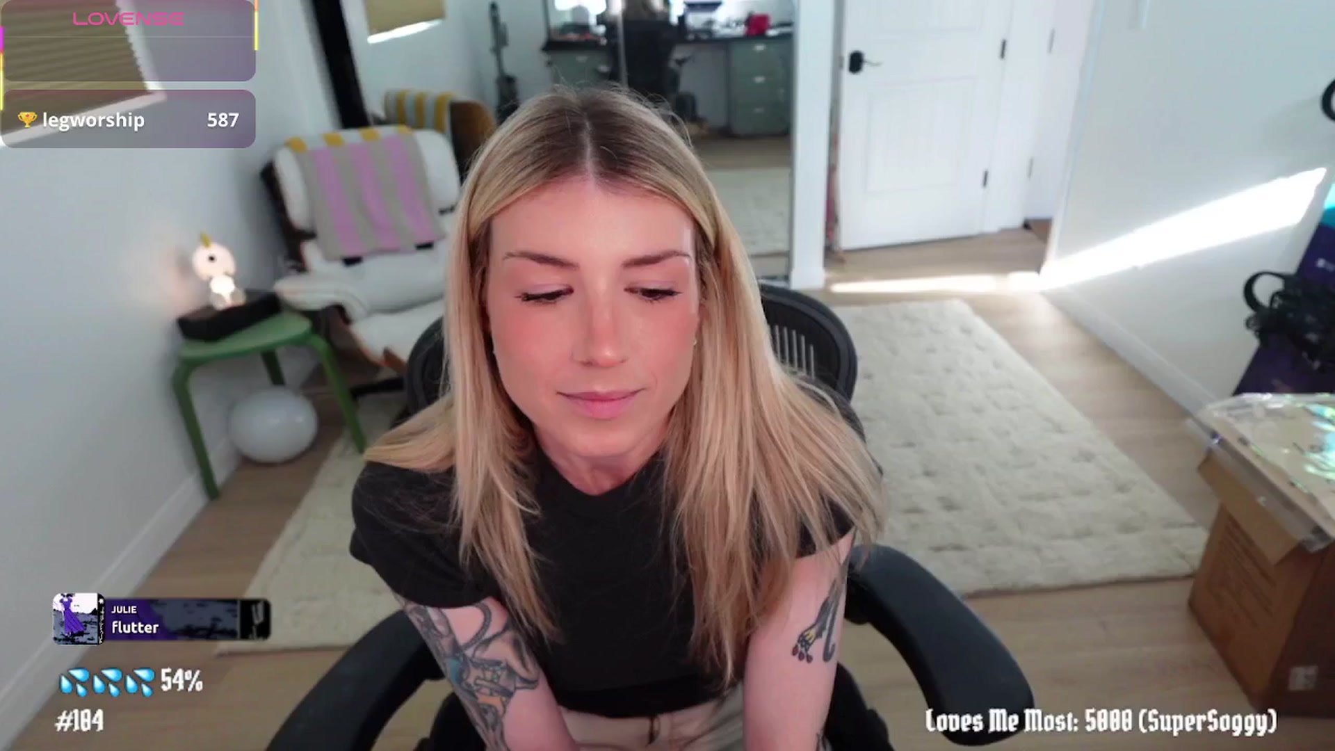 Gallery image thumbnail from stoney_fox's myfreecams stream on, 03/16/2026, 23:49 image 17 of 20