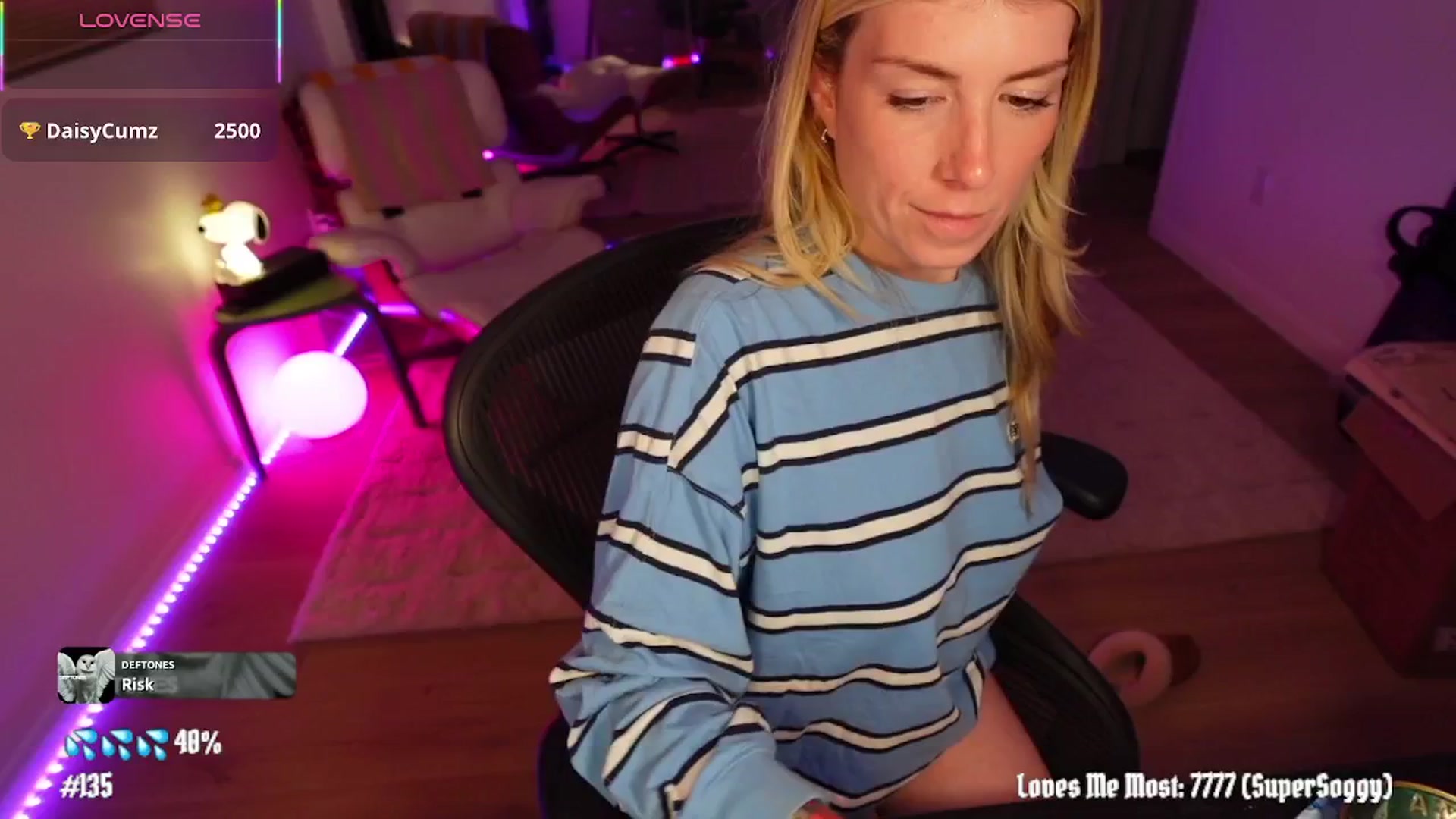 Gallery image thumbnail from stoney_fox's myfreecams stream on, 03/22/2026, 06:54 image 8 of 20