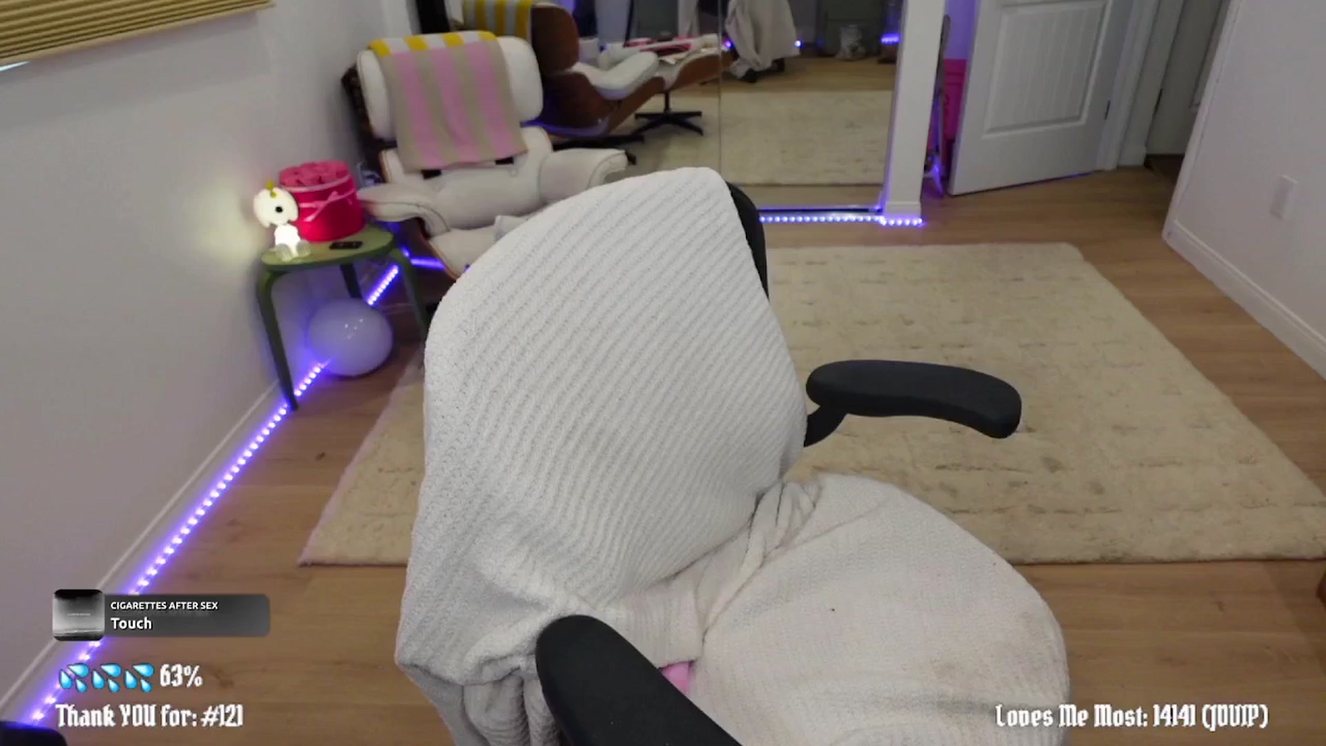 Gallery image thumbnail from stoney_fox's myfreecams stream on, 04/01/2026, 01:10 image 14 of 20