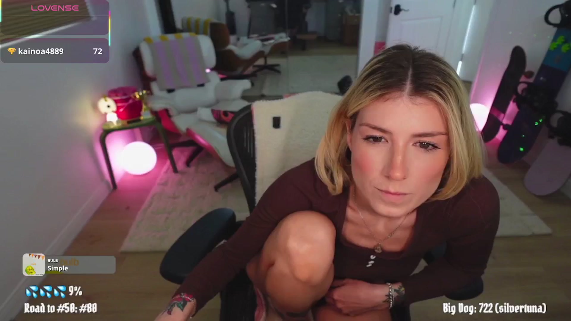Gallery image thumbnail from stoney_fox's myfreecams stream on, 04/03/2026, 23:17 image 6 of 20
