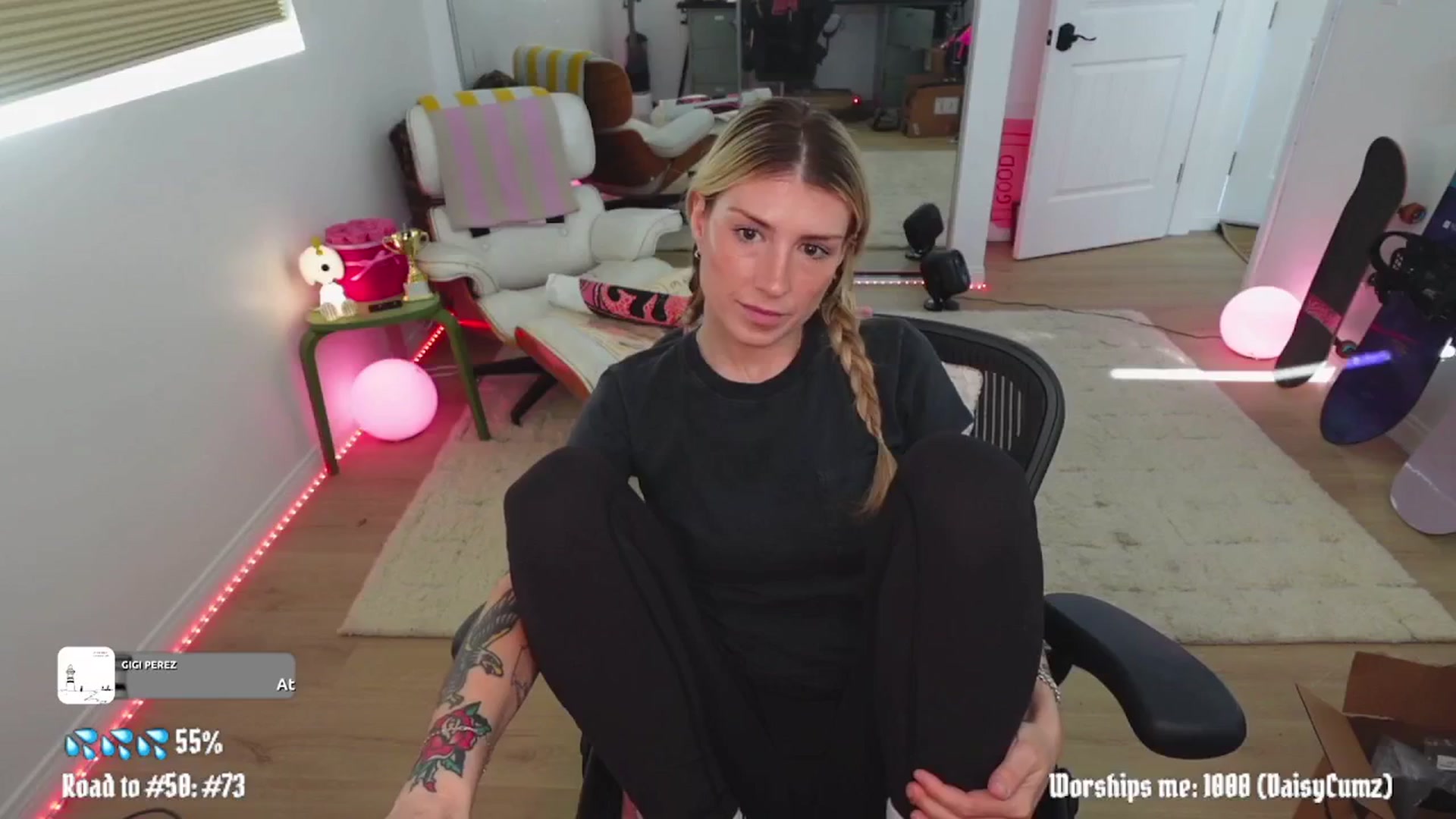 Gallery image thumbnail from stoney_fox's myfreecams stream on, 04/06/2026, 23:52 image 12 of 20