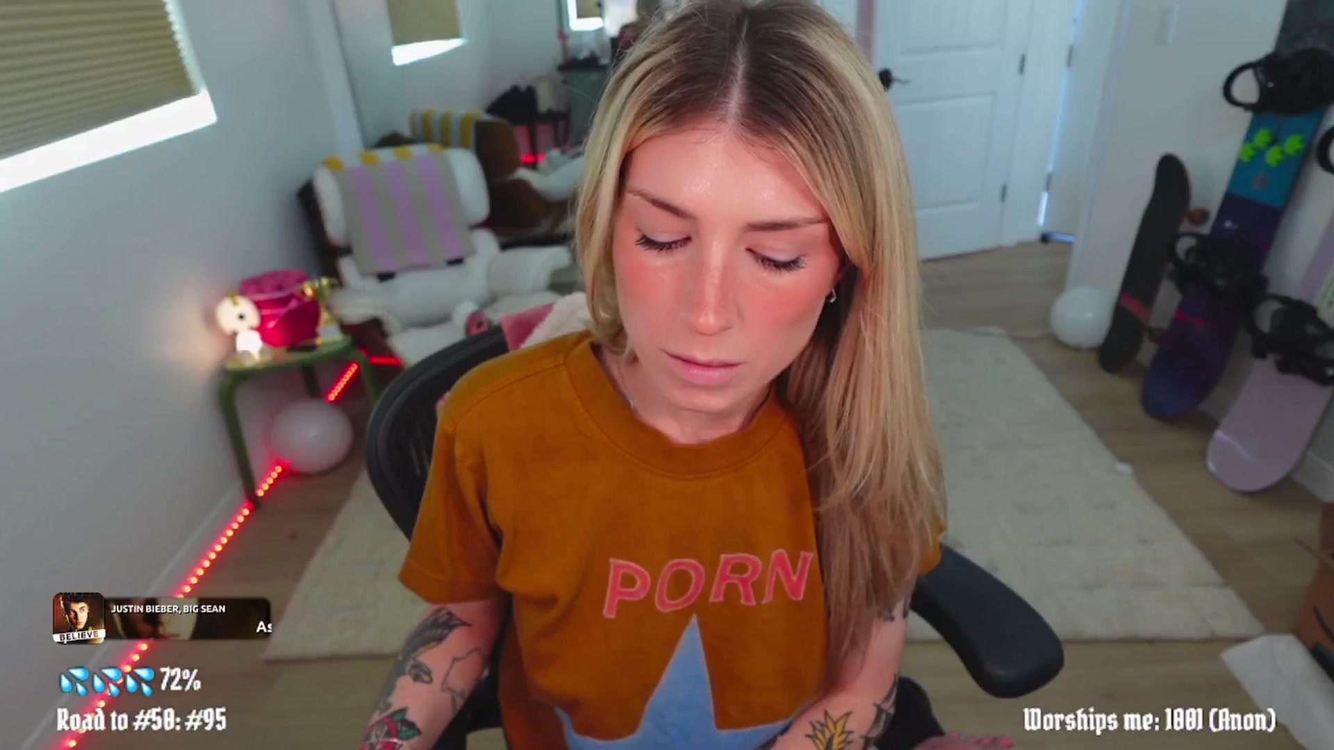 Gallery image thumbnail from stoney_fox's myfreecams stream on, 04/11/2026, 24:18 image 6 of 20