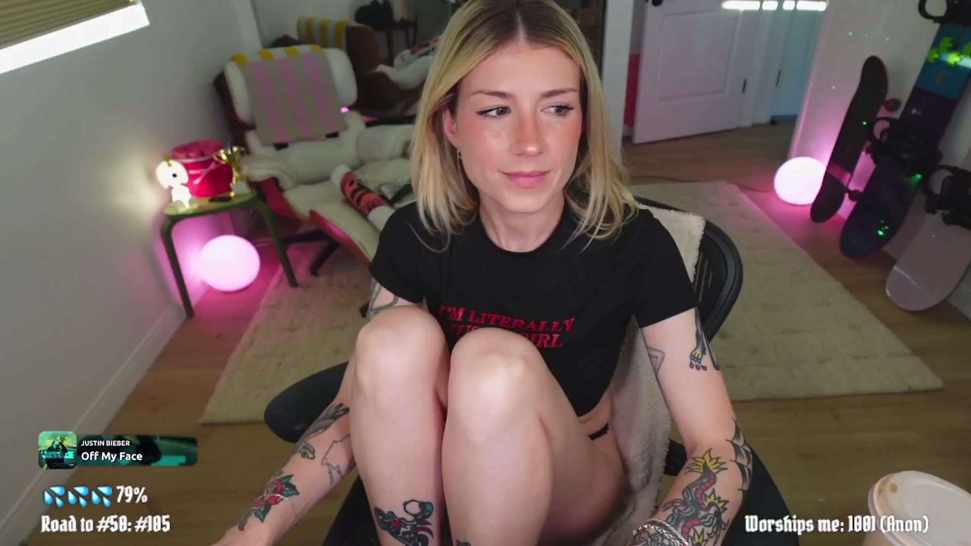 Gallery image thumbnail from stoney_fox's myfreecams stream on, 04/12/2026, 03:27 image 6 of 20