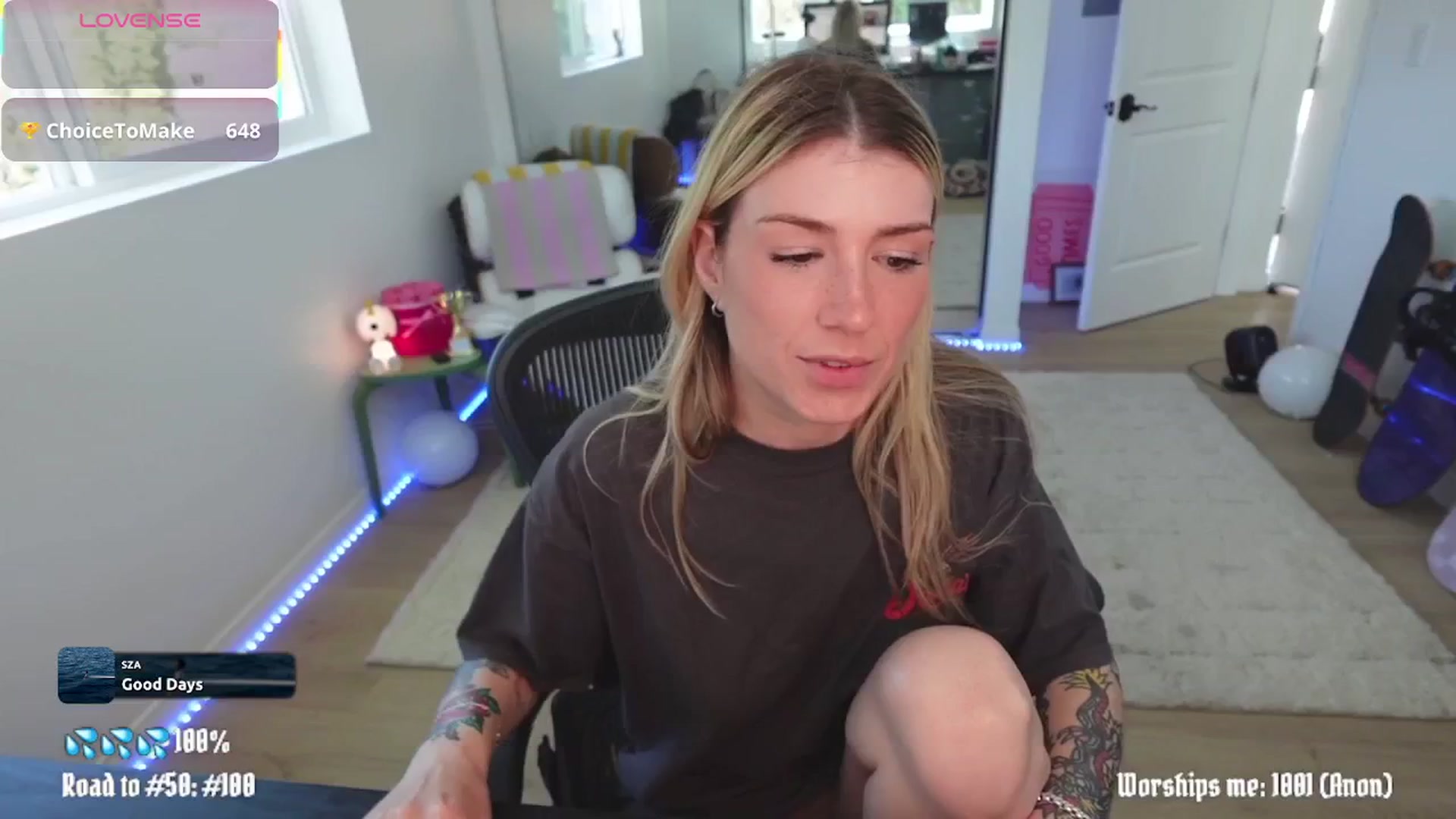 Gallery image thumbnail from stoney_fox's myfreecams stream on, 04/15/2026, 22:32 image 3 of 20