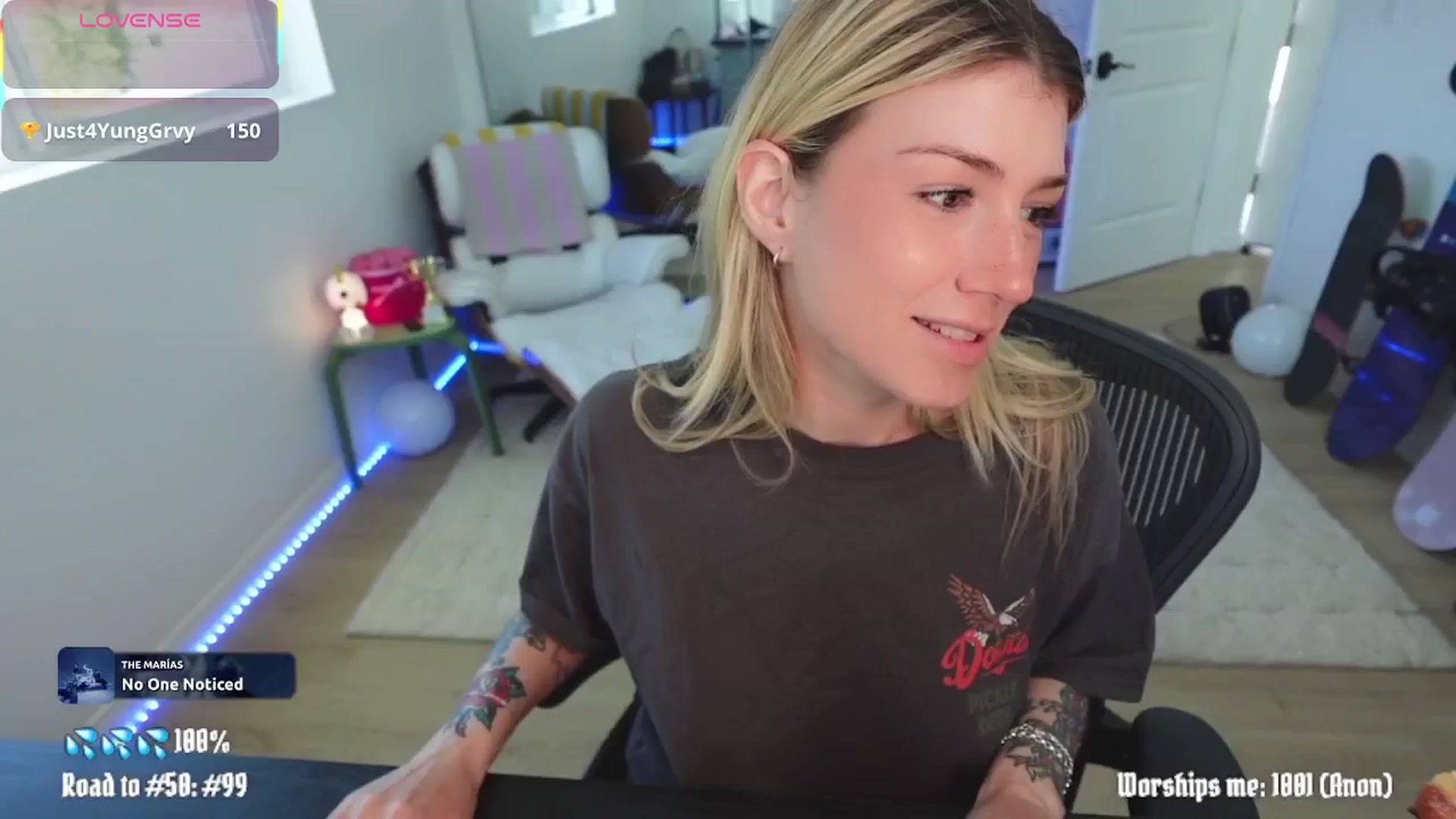 Gallery image thumbnail from stoney_fox's myfreecams stream on, 04/15/2026, 22:32 image 1 of 20