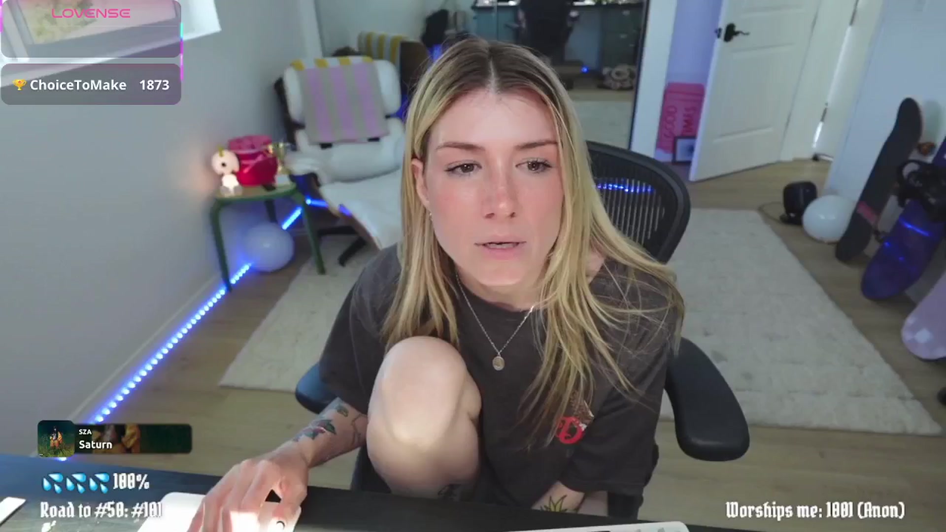 Gallery image thumbnail from stoney_fox's myfreecams stream on, 04/15/2026, 22:32 image 8 of 20
