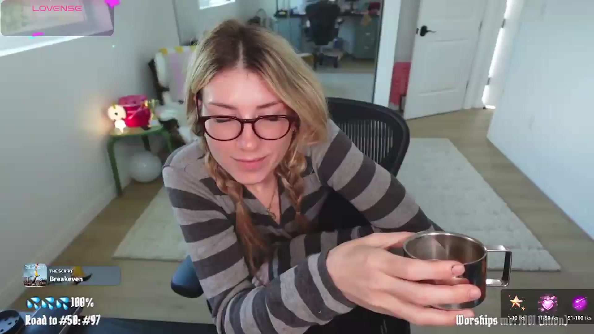 Gallery image thumbnail from stoney_fox's myfreecams stream on, 04/17/2026, 17:23 image 1 of 20
