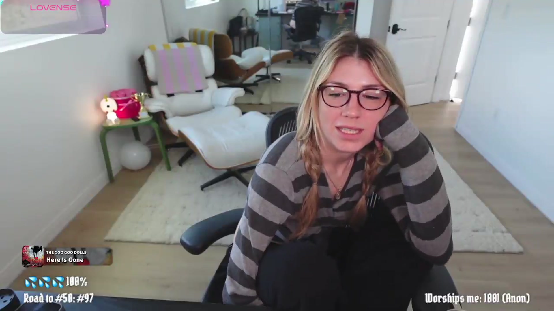 Gallery image thumbnail from stoney_fox's myfreecams stream on, 04/17/2026, 17:23 image 7 of 20