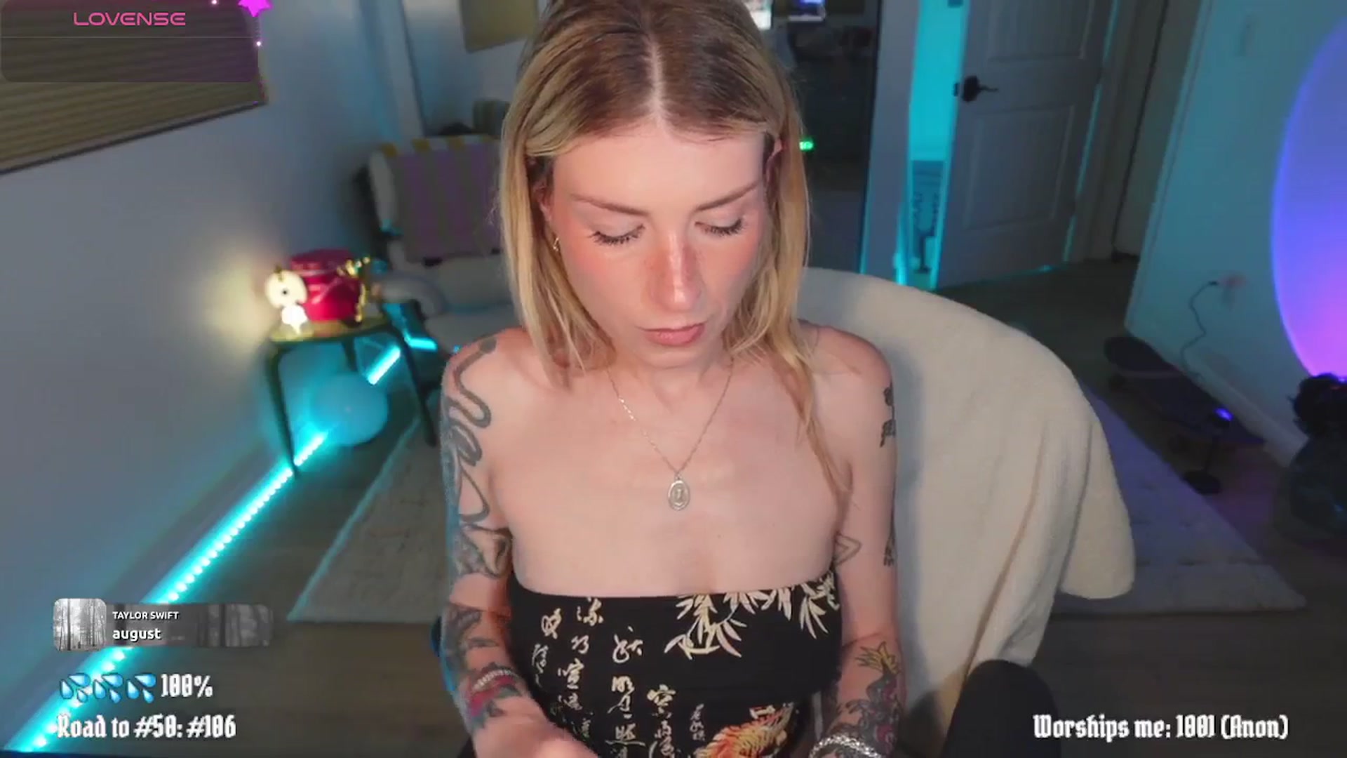 Gallery image thumbnail from stoney_fox's myfreecams stream on, 04/18/2026, 05:22 image 6 of 20