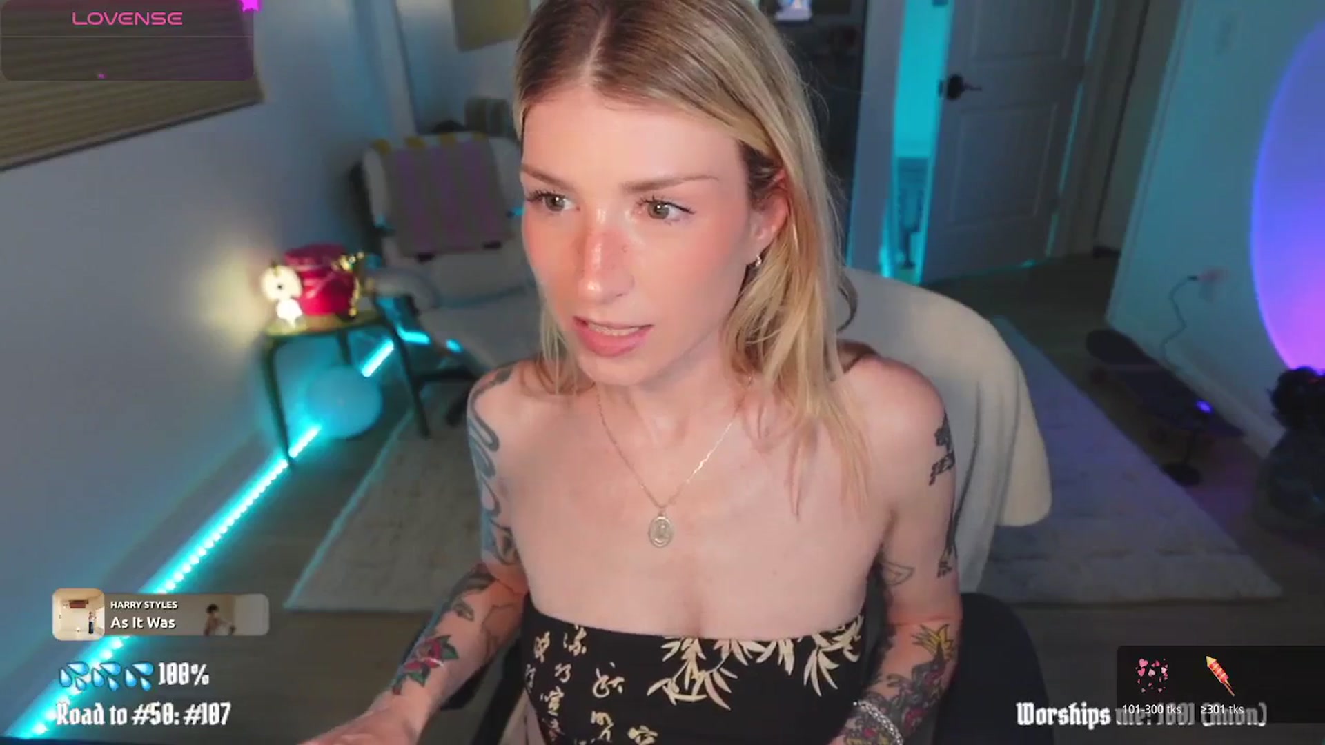 Gallery image thumbnail from stoney_fox's myfreecams stream on, 04/18/2026, 05:22 image 3 of 20