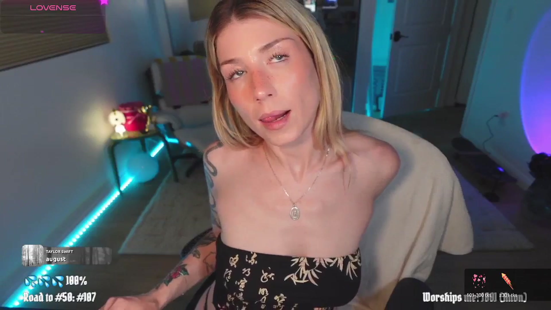 Gallery image thumbnail from stoney_fox's myfreecams stream on, 04/18/2026, 05:22 image 5 of 20