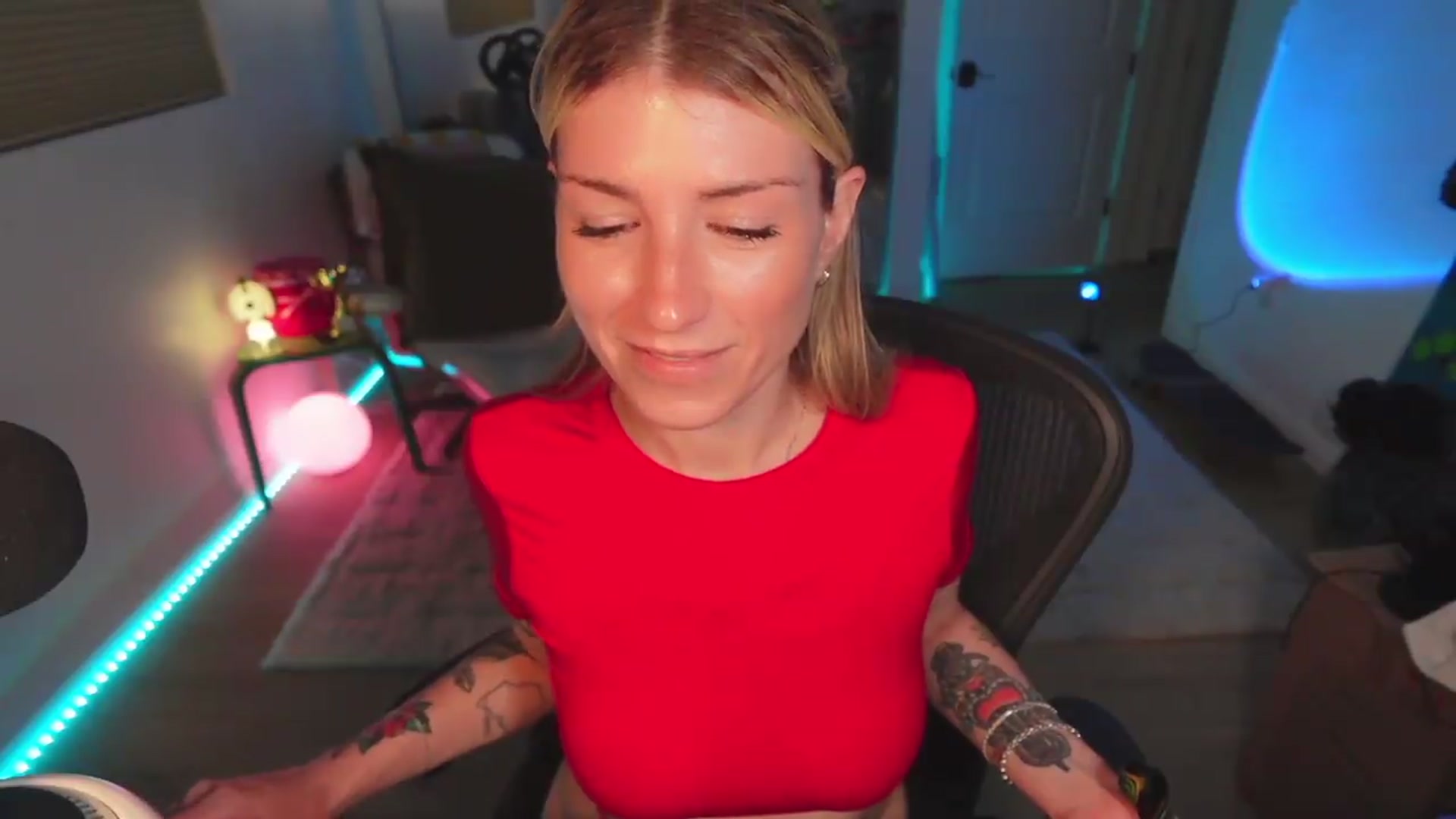 Gallery image thumbnail from stoney_fox's myfreecams stream on, 04/20/2026, 05:09 image 16 of 20