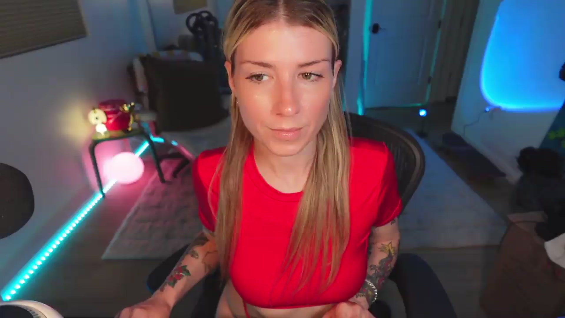 Gallery image thumbnail from stoney_fox's myfreecams stream on, 04/20/2026, 05:09 image 8 of 20